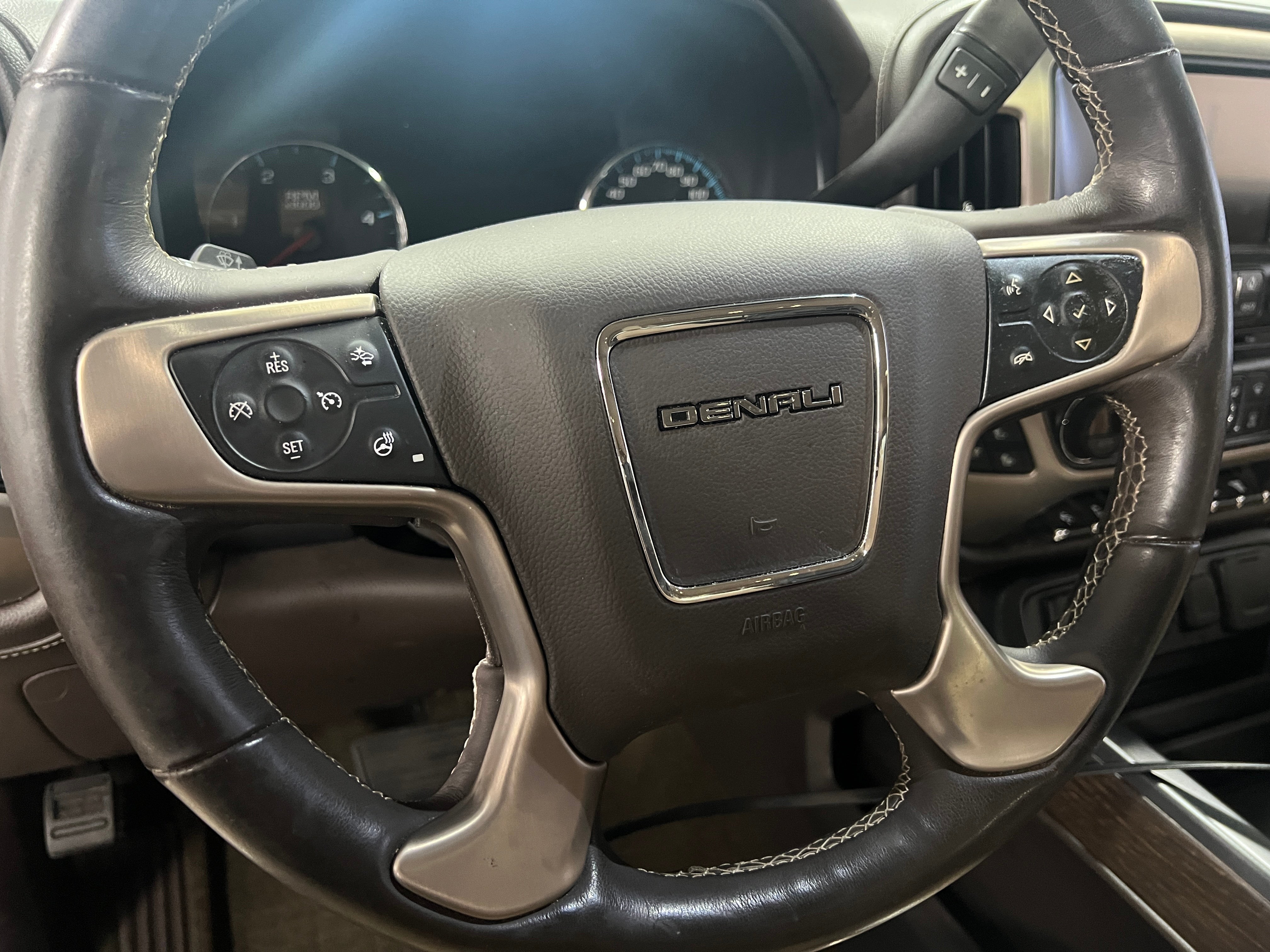 2017 GMC Sierra 2500 Denali 4