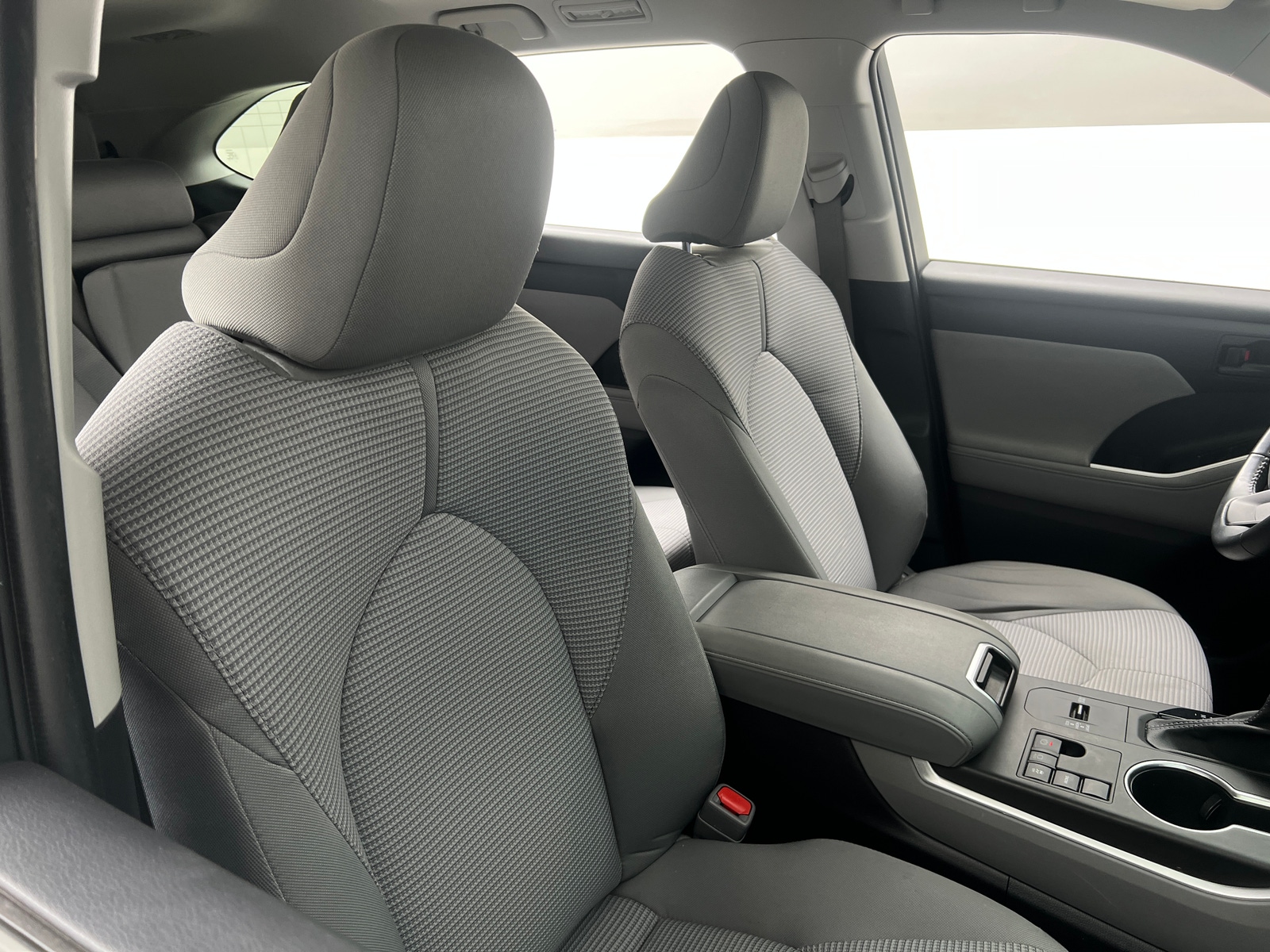 Thumbnail: 2023 Toyota Highlander - 2