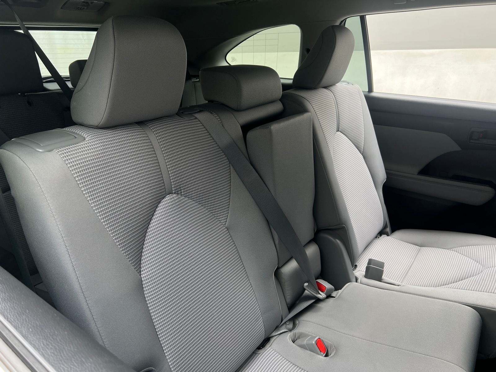 Thumbnail: 2023 Toyota Highlander - 6