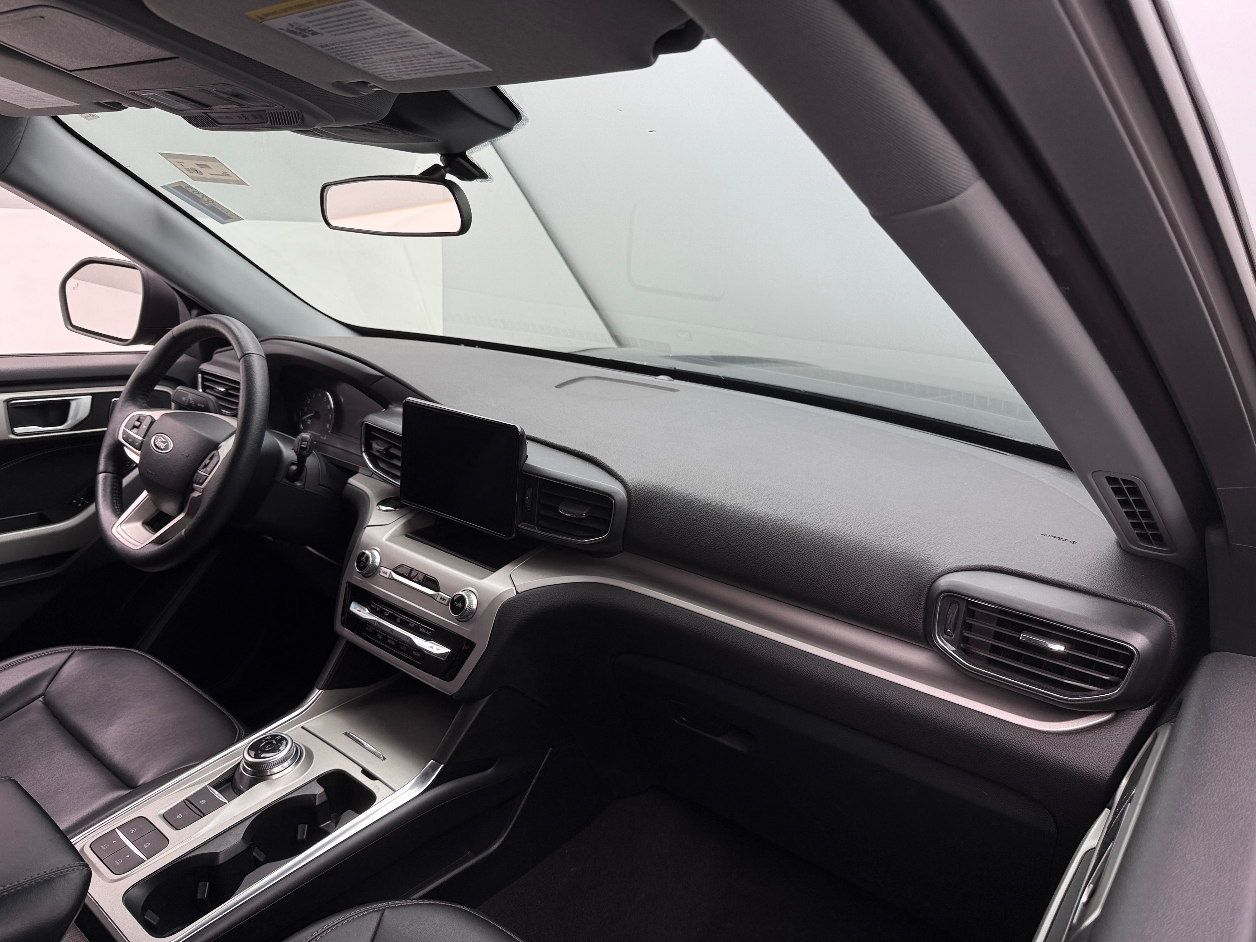 2024 Ford Explorer XLT 3