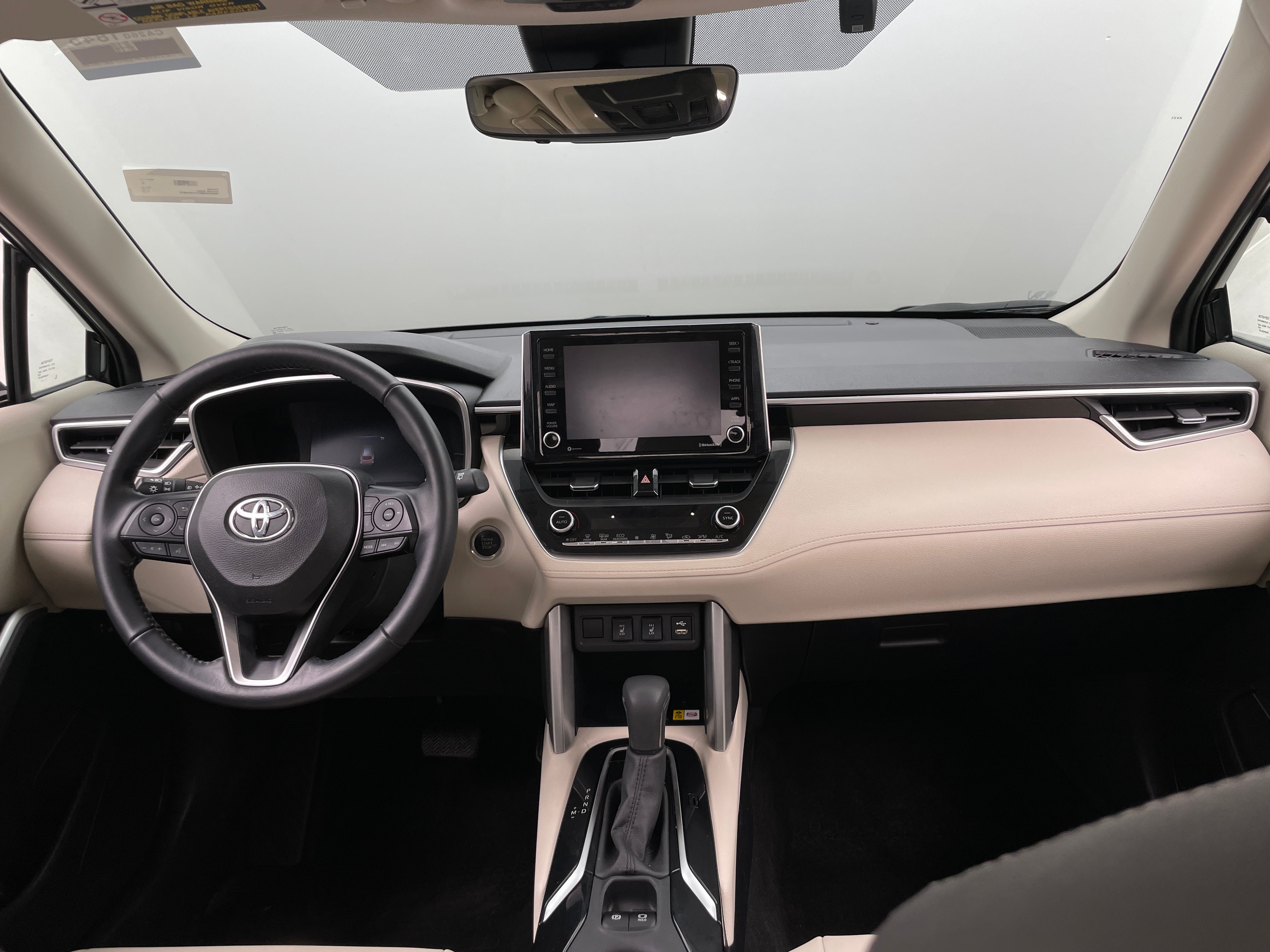 2022 Toyota Corolla Cross XLE 2