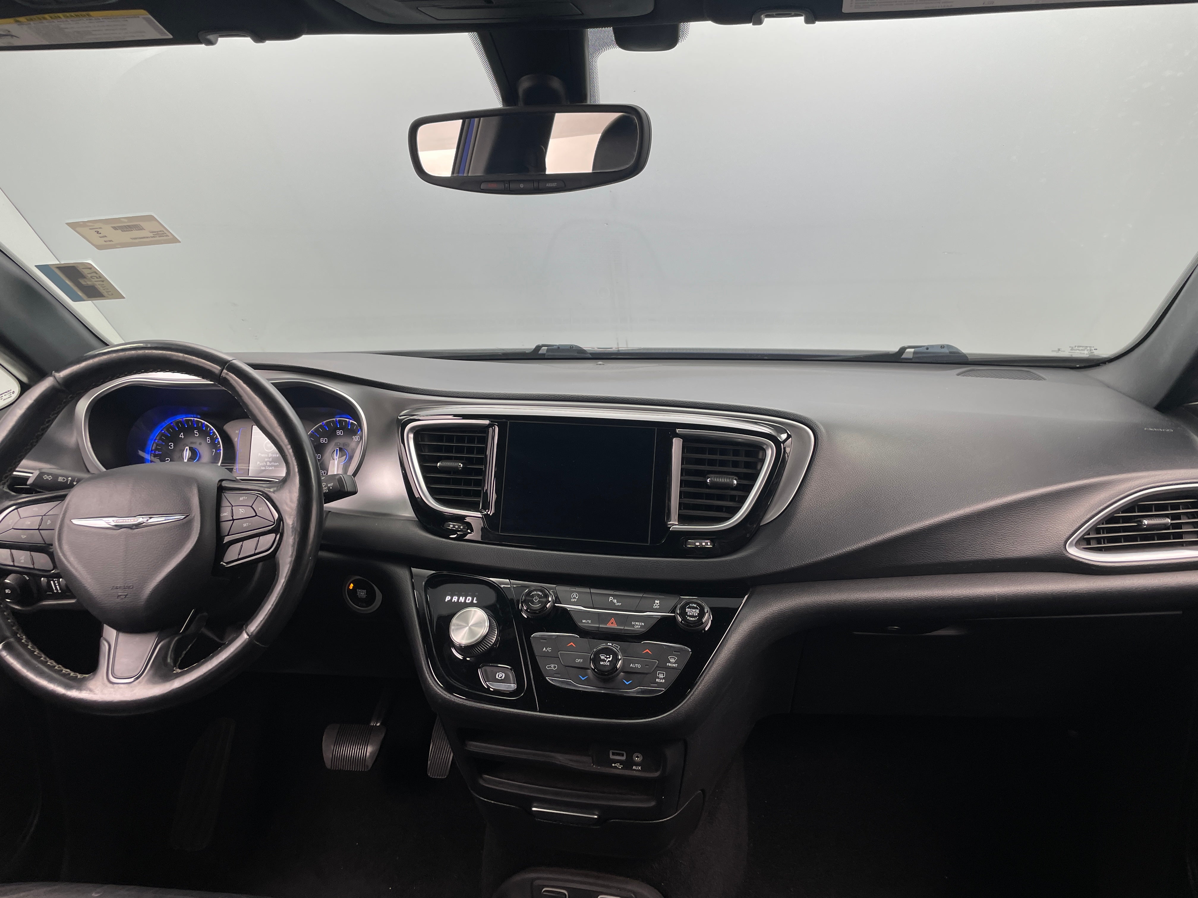 2019 Chrysler Pacifica Touring L 2