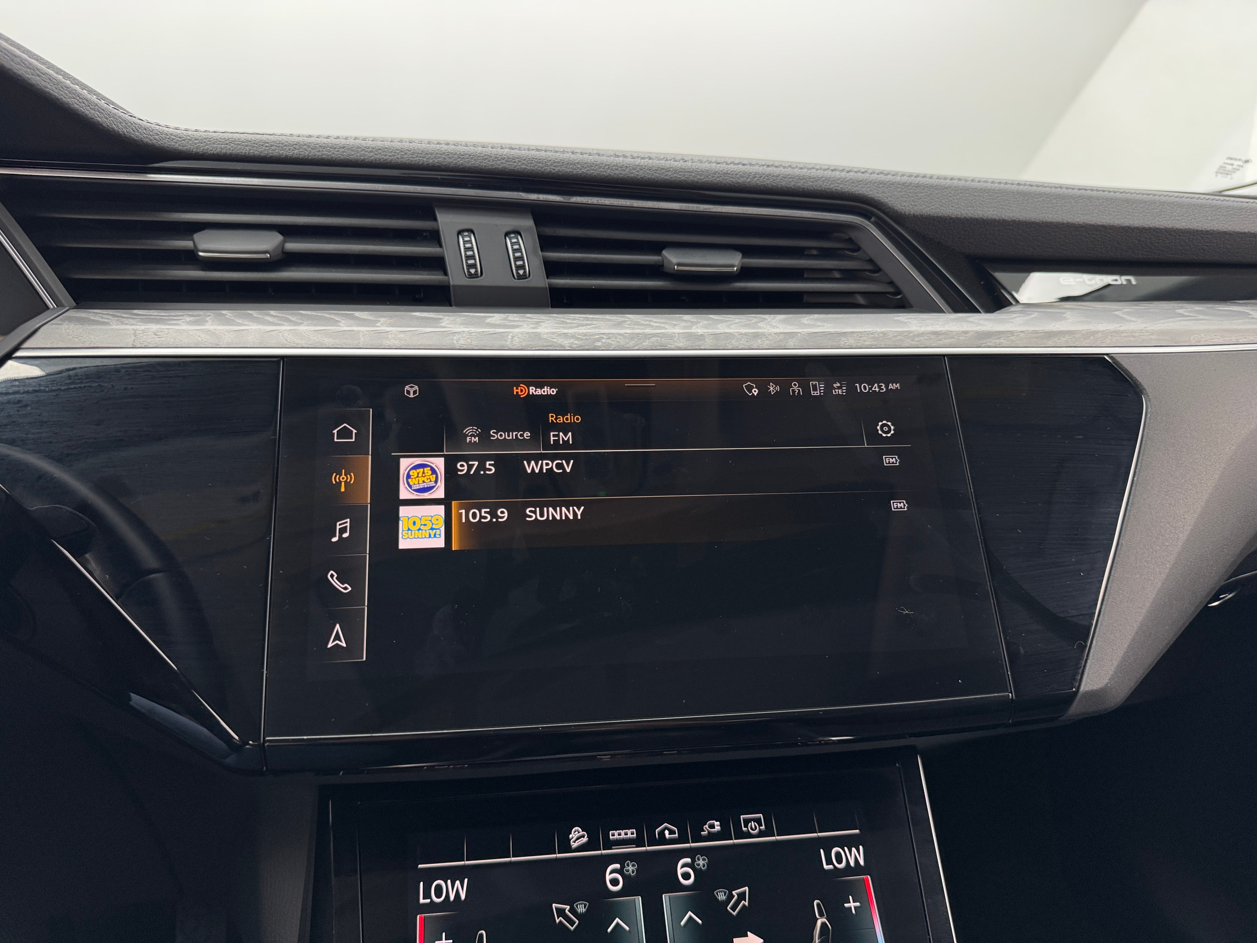 2021 Audi e-tron Premium Plus 3