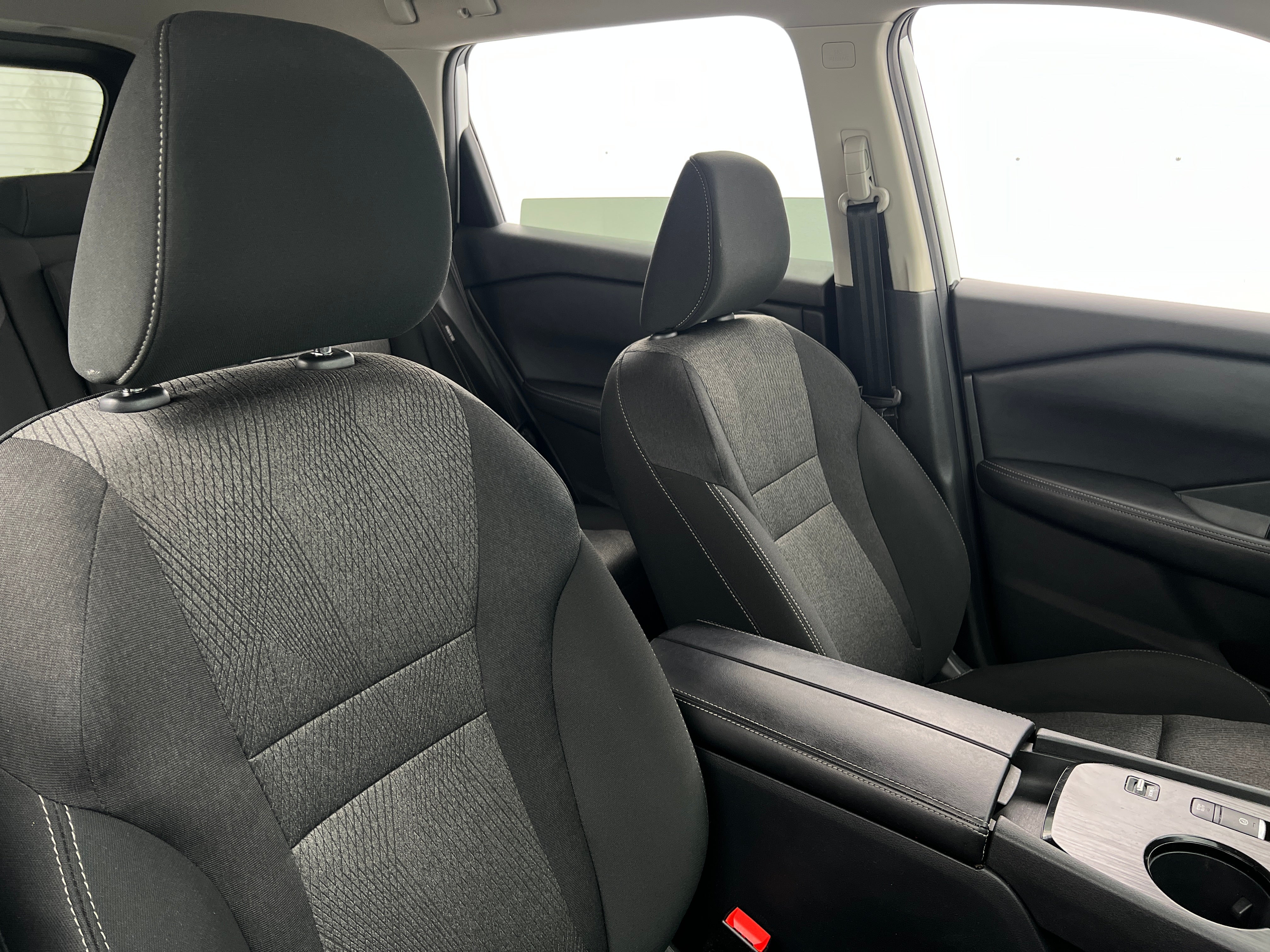 2024 Nissan Rogue SV 2