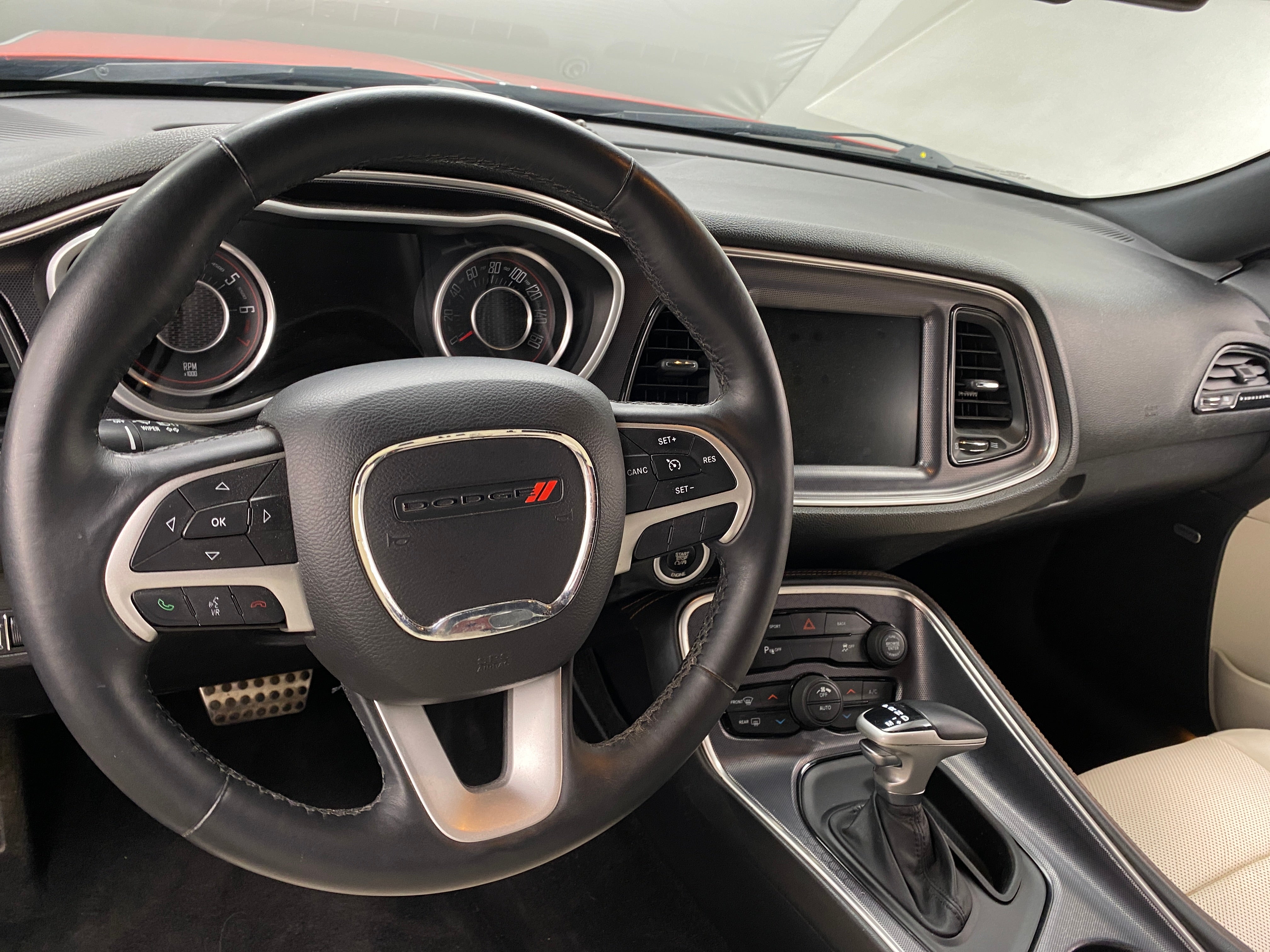 2015 Dodge Challenger SXT 3