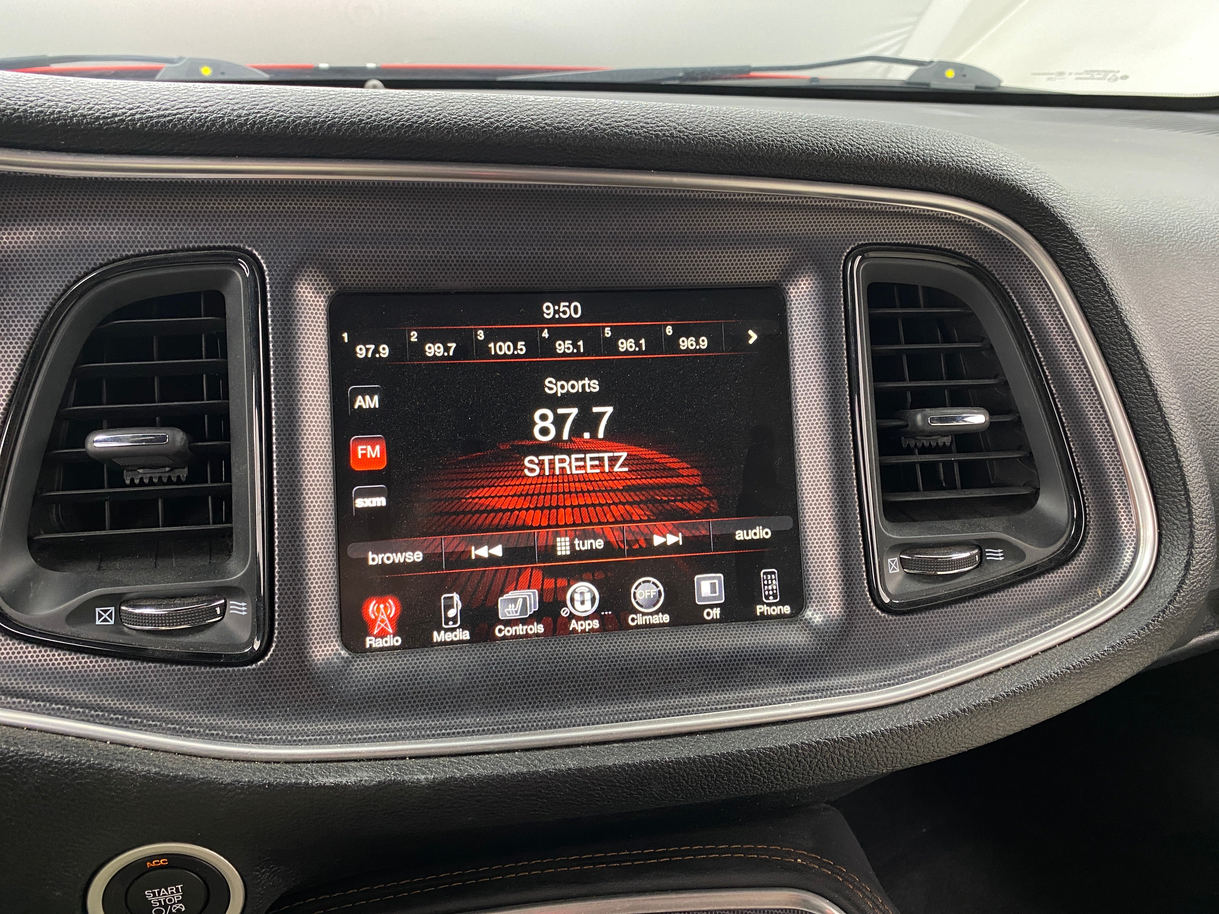 2015 Dodge Challenger SXT 2