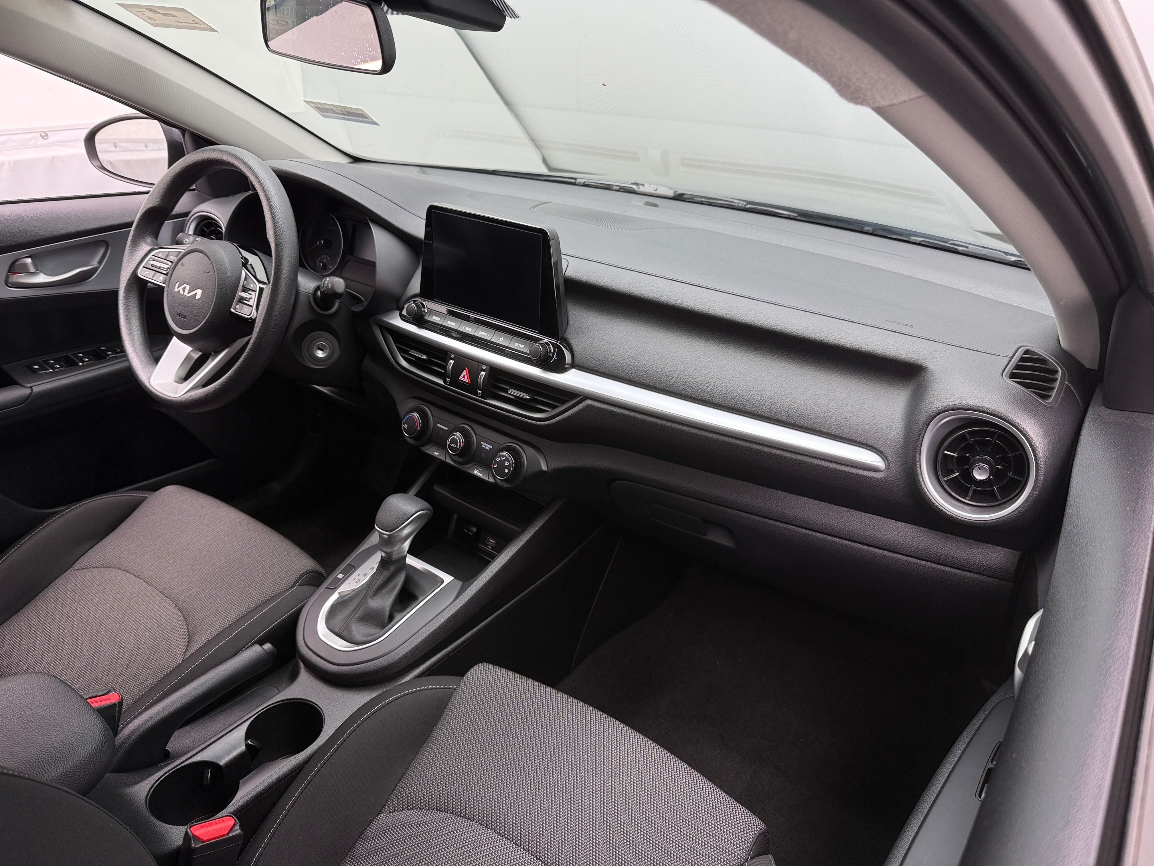 2024 Kia Forte LXS 3