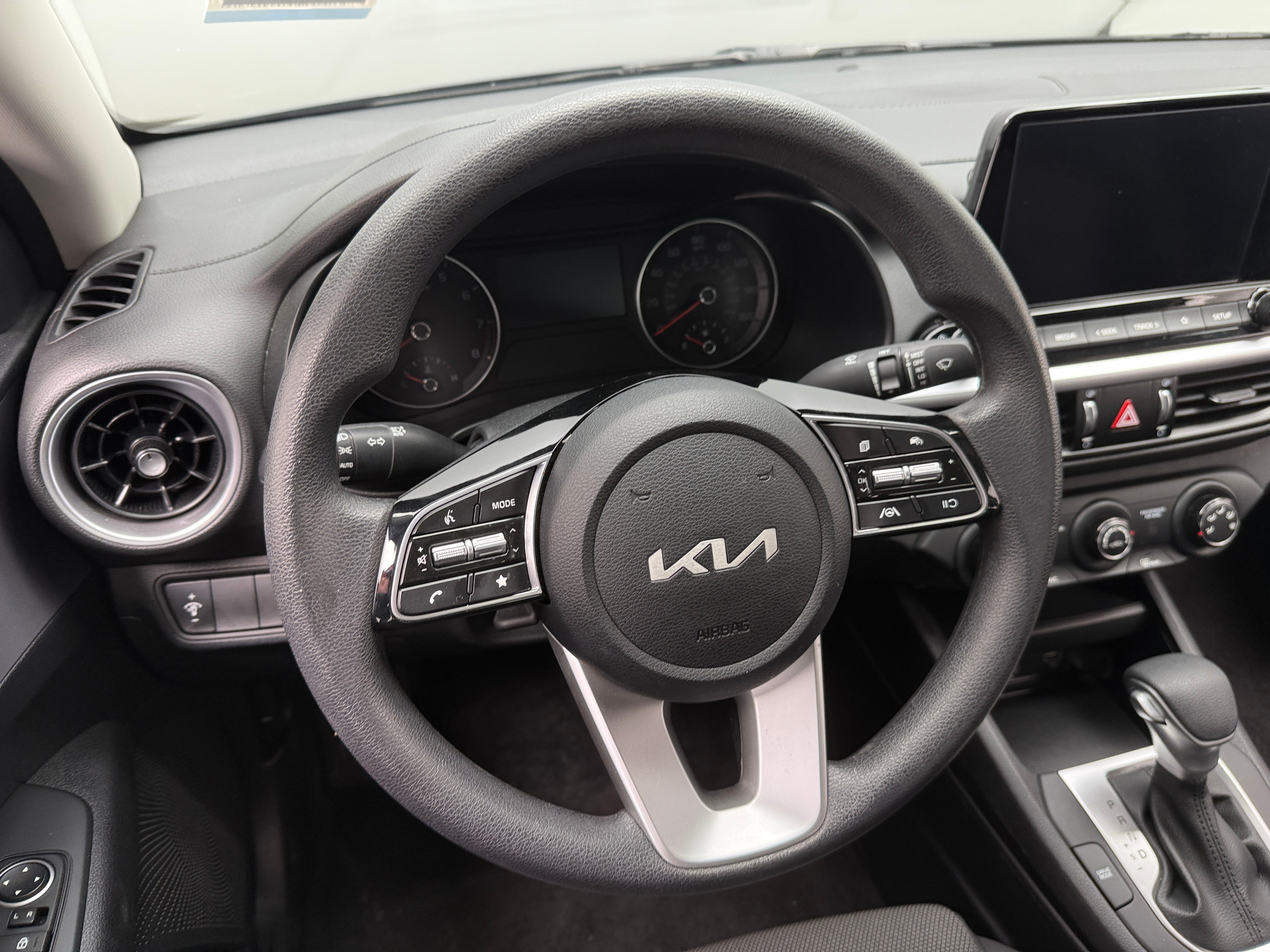 2024 Kia Forte LXS 5