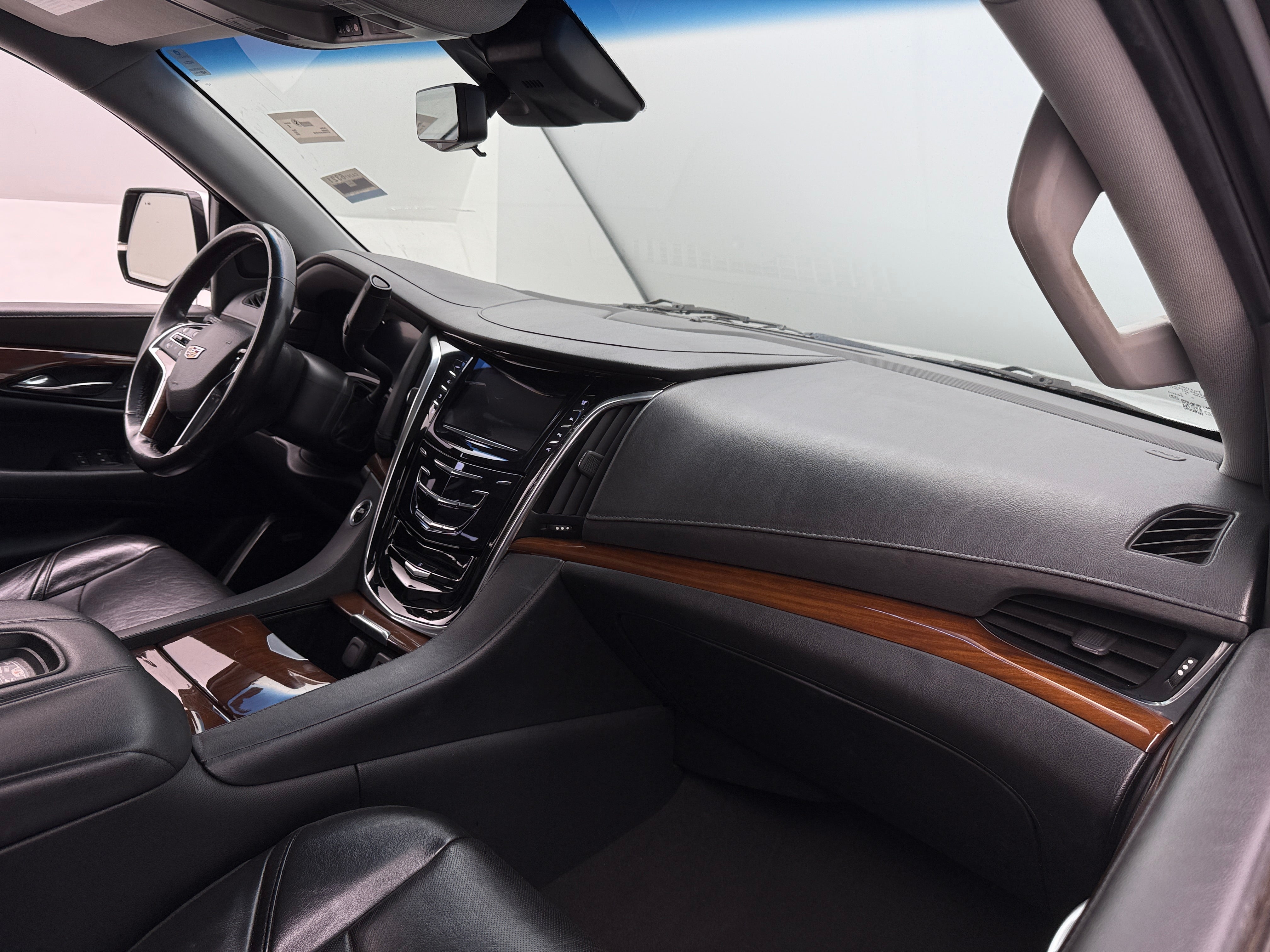 2020 Cadillac Escalade Luxury 2
