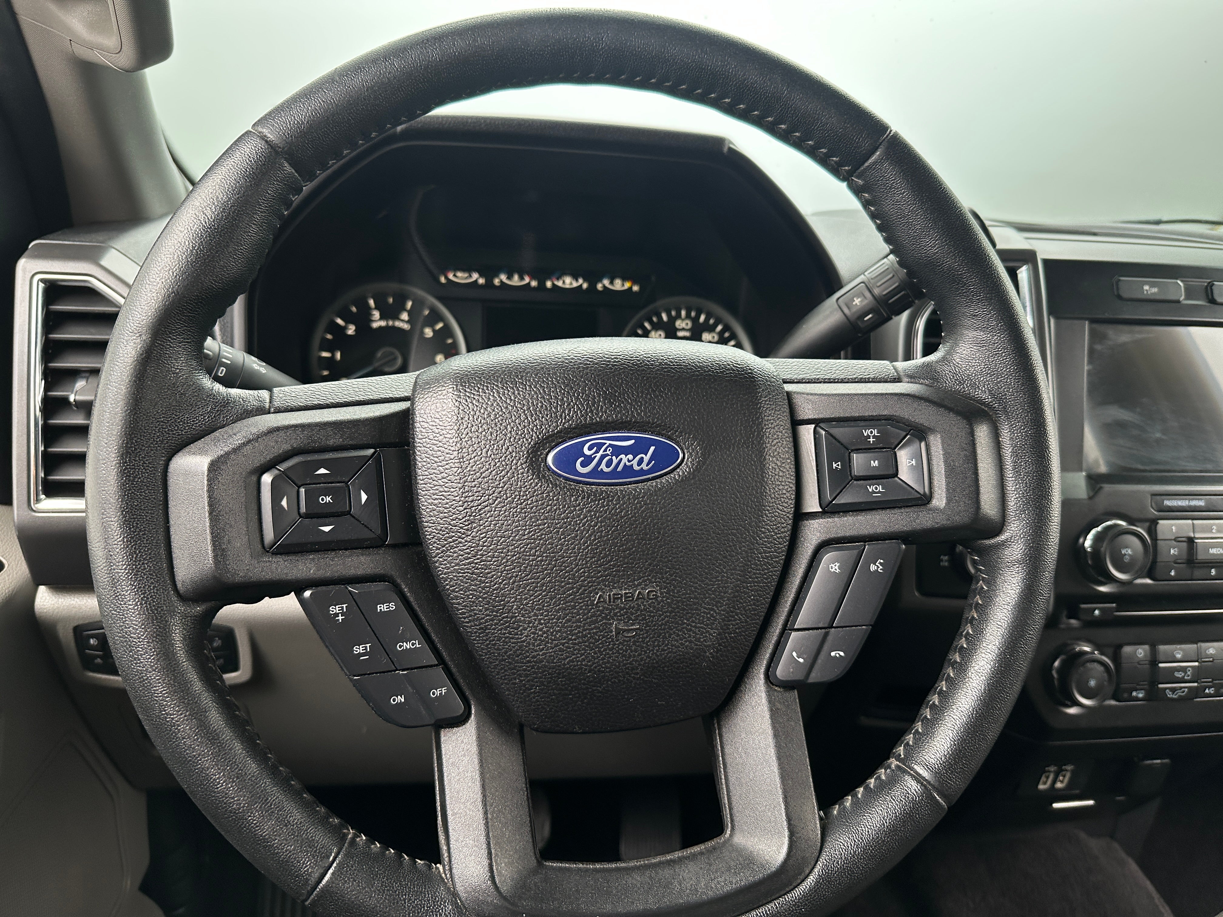 2017 Ford Econoline E-150 5
