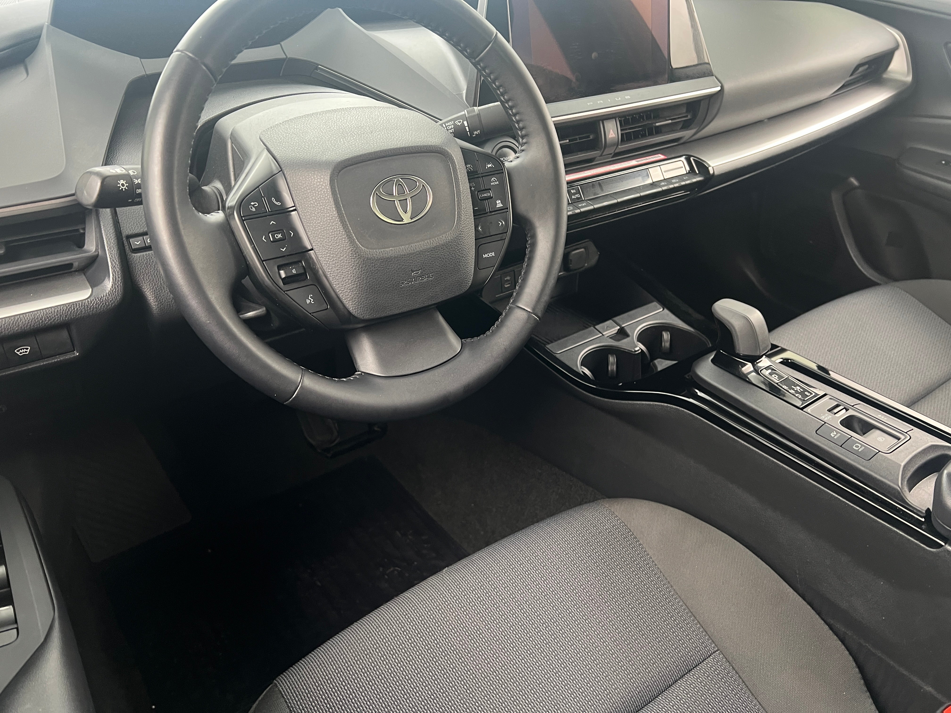 2024 Toyota Prius LE 3