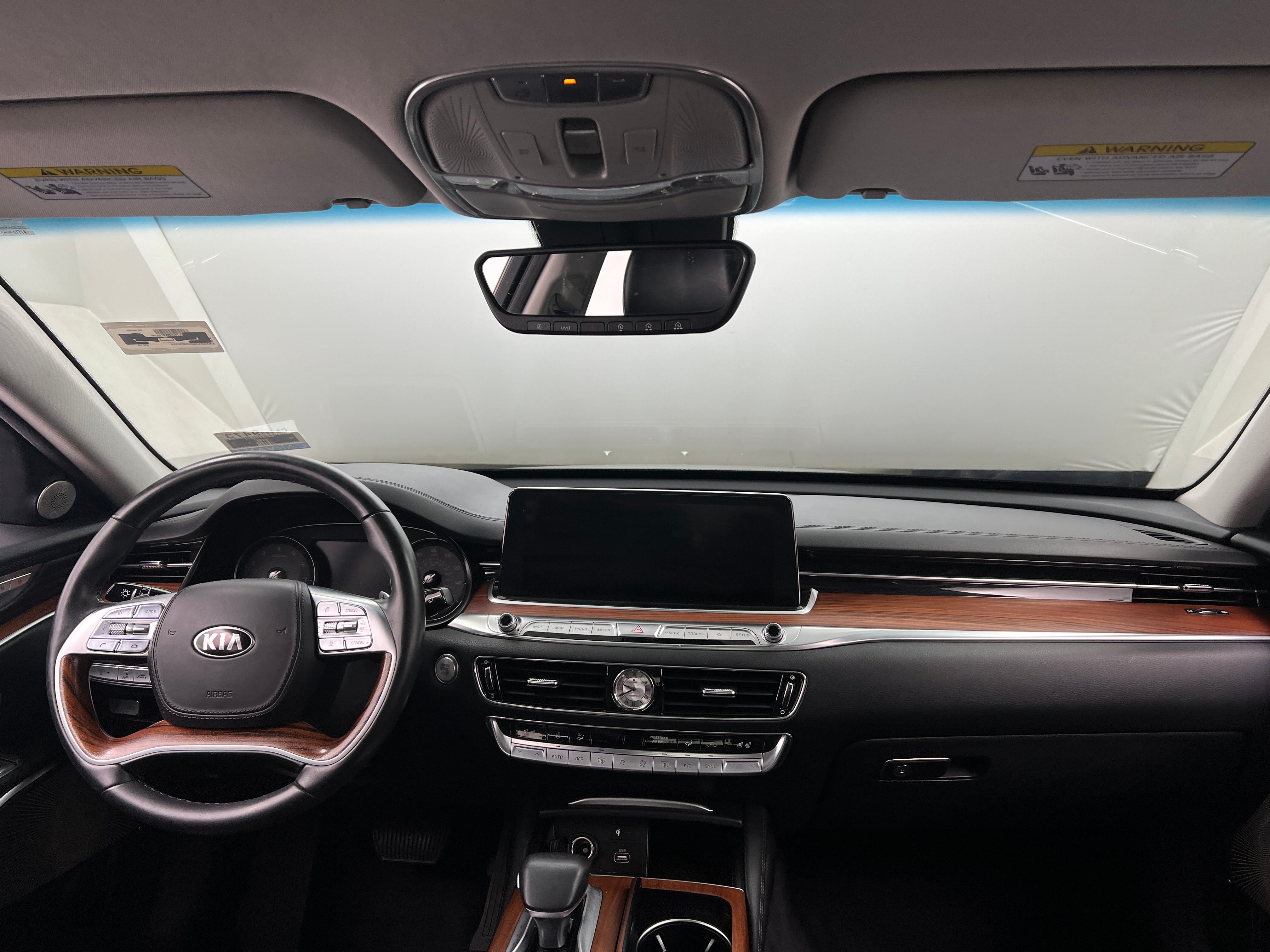 2019 Kia K900 Luxury 2