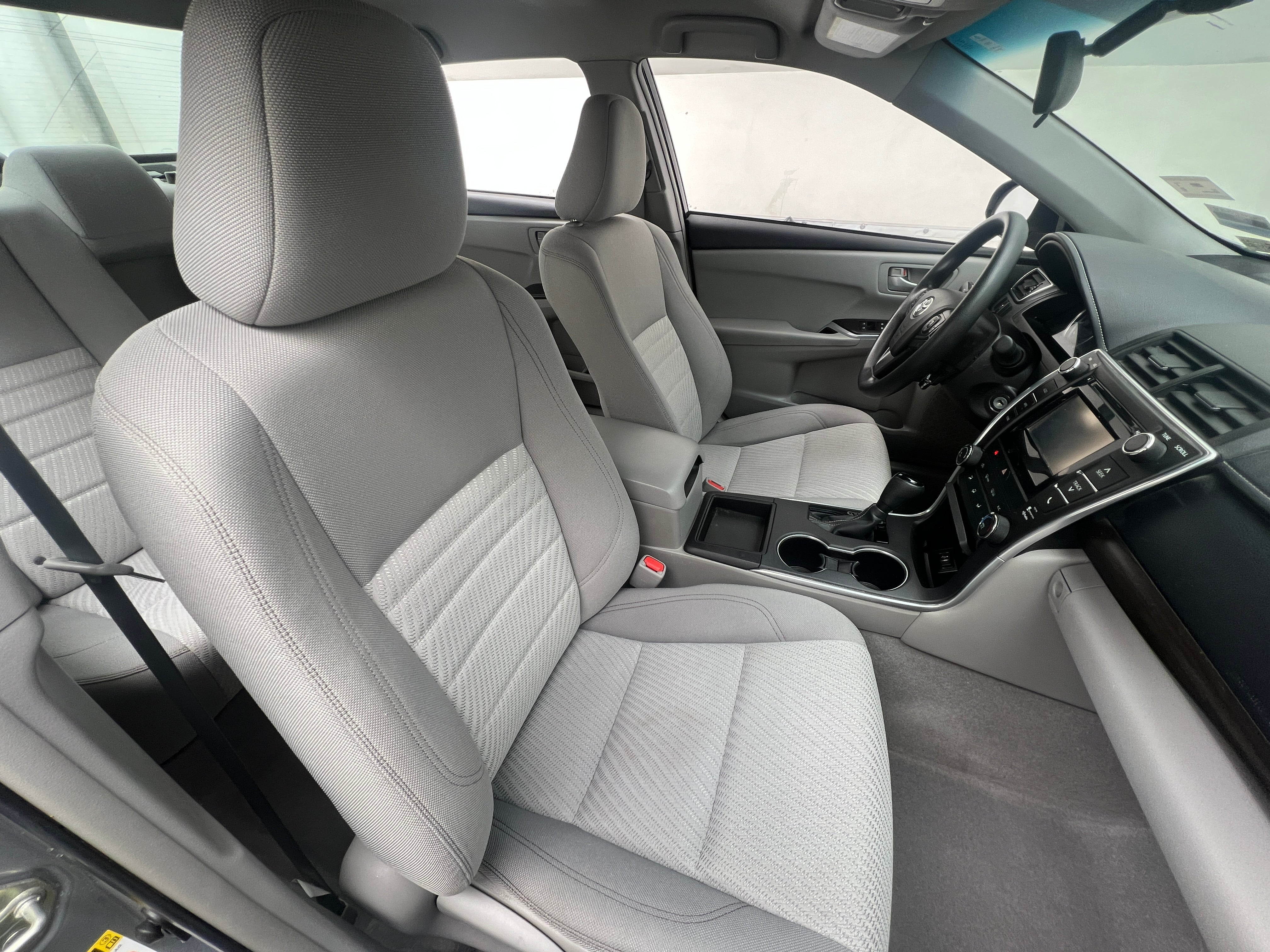 2015 Toyota Camry LE 2