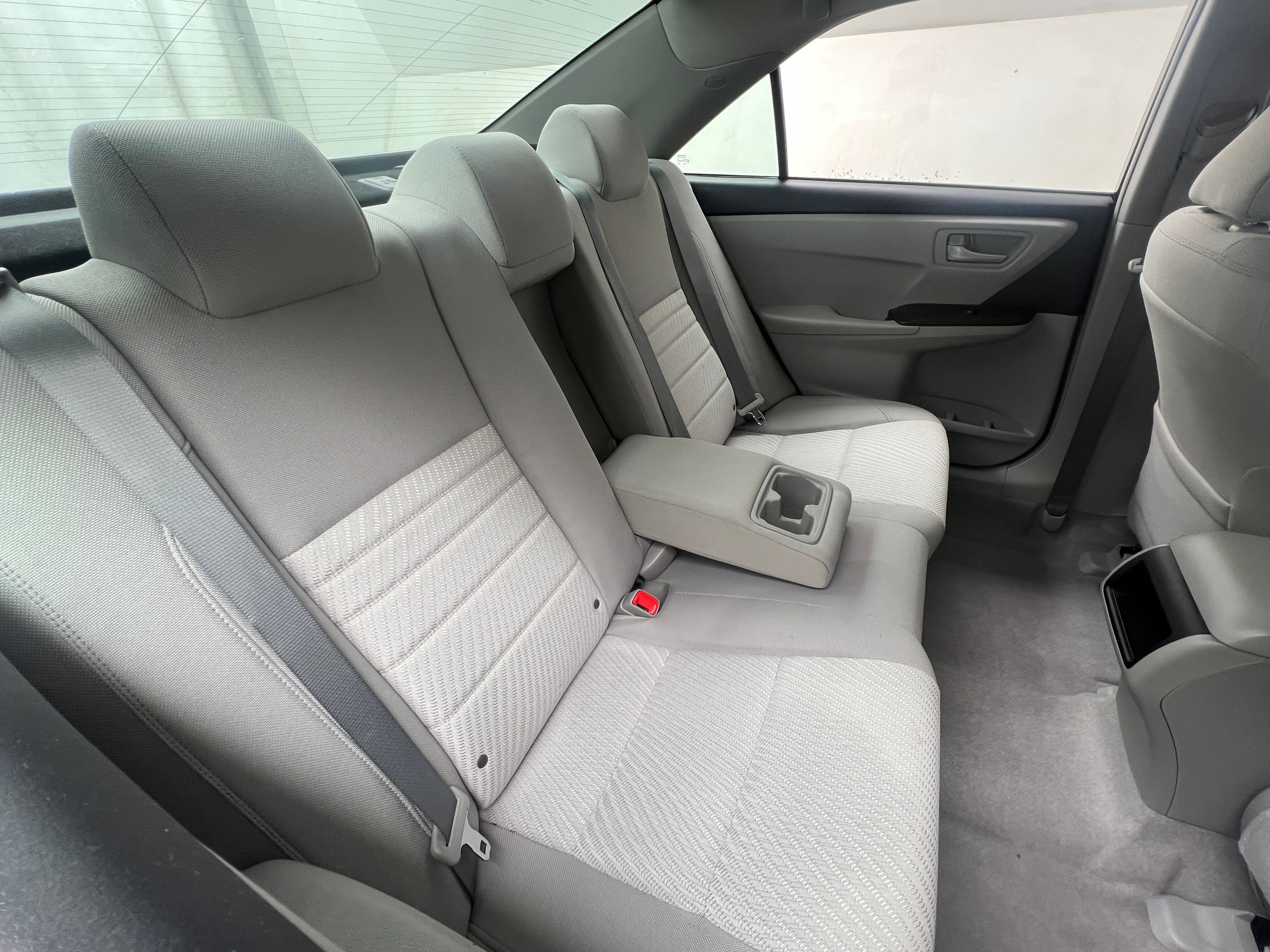 2015 Toyota Camry LE 6