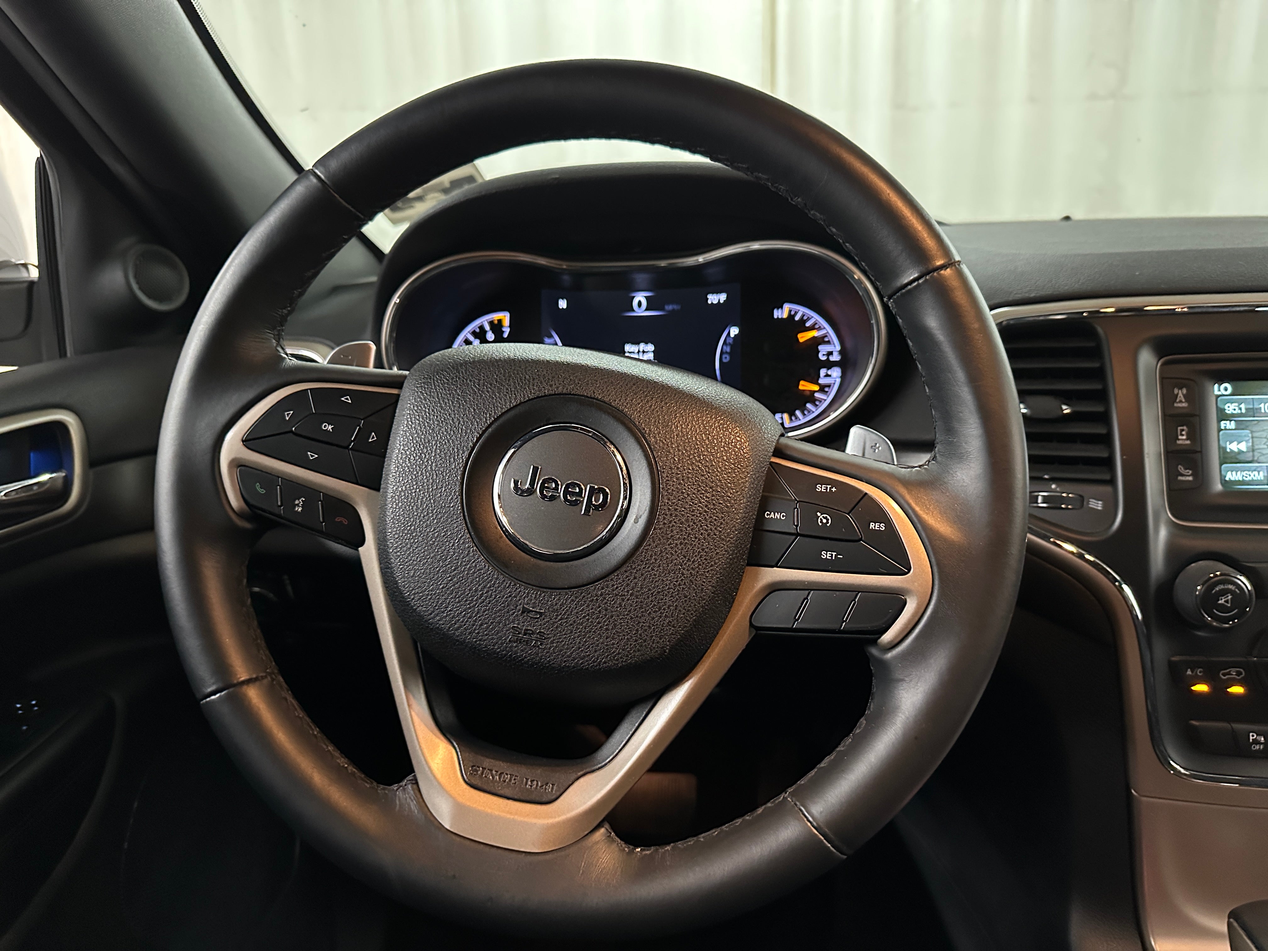 2017 Jeep Grand Cherokee Laredo 5