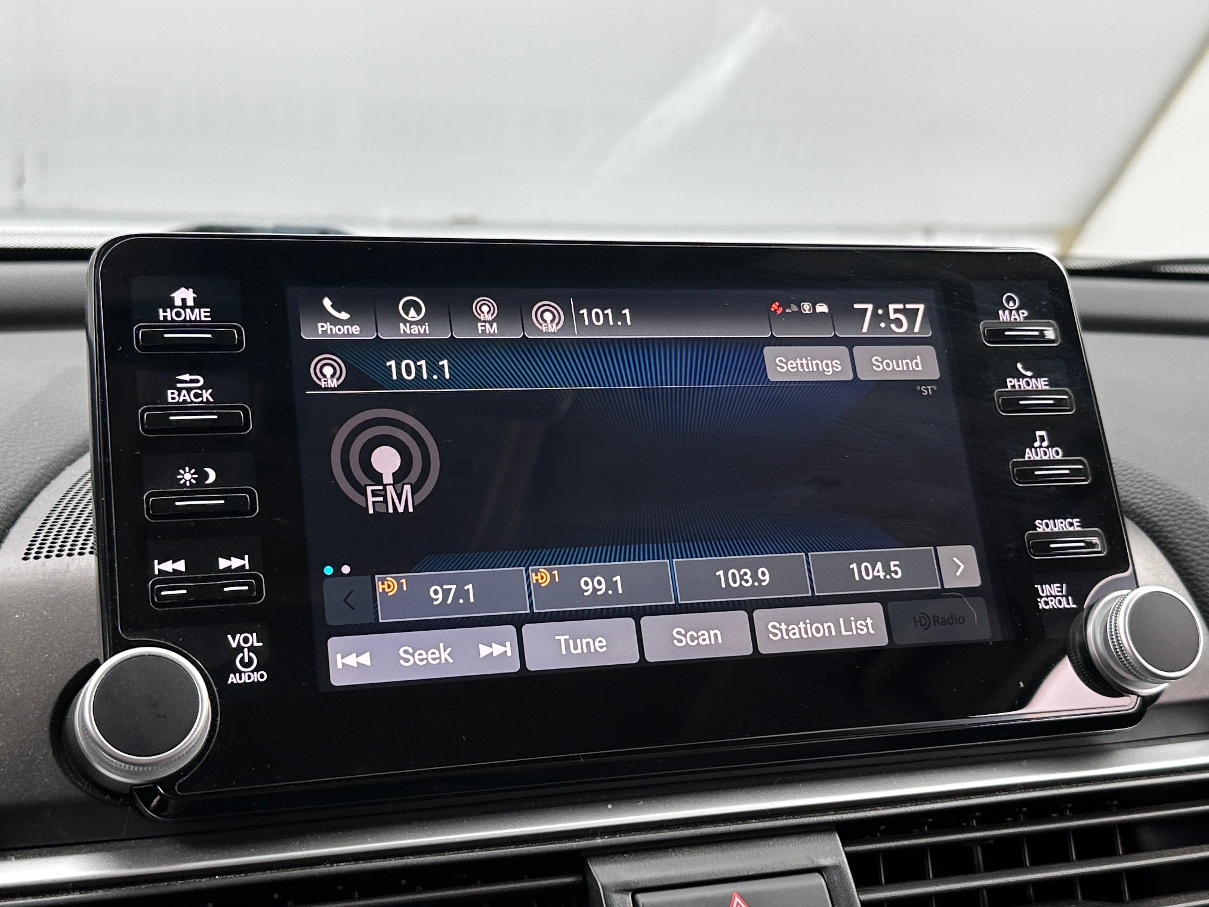 2018 Honda Accord Touring 3
