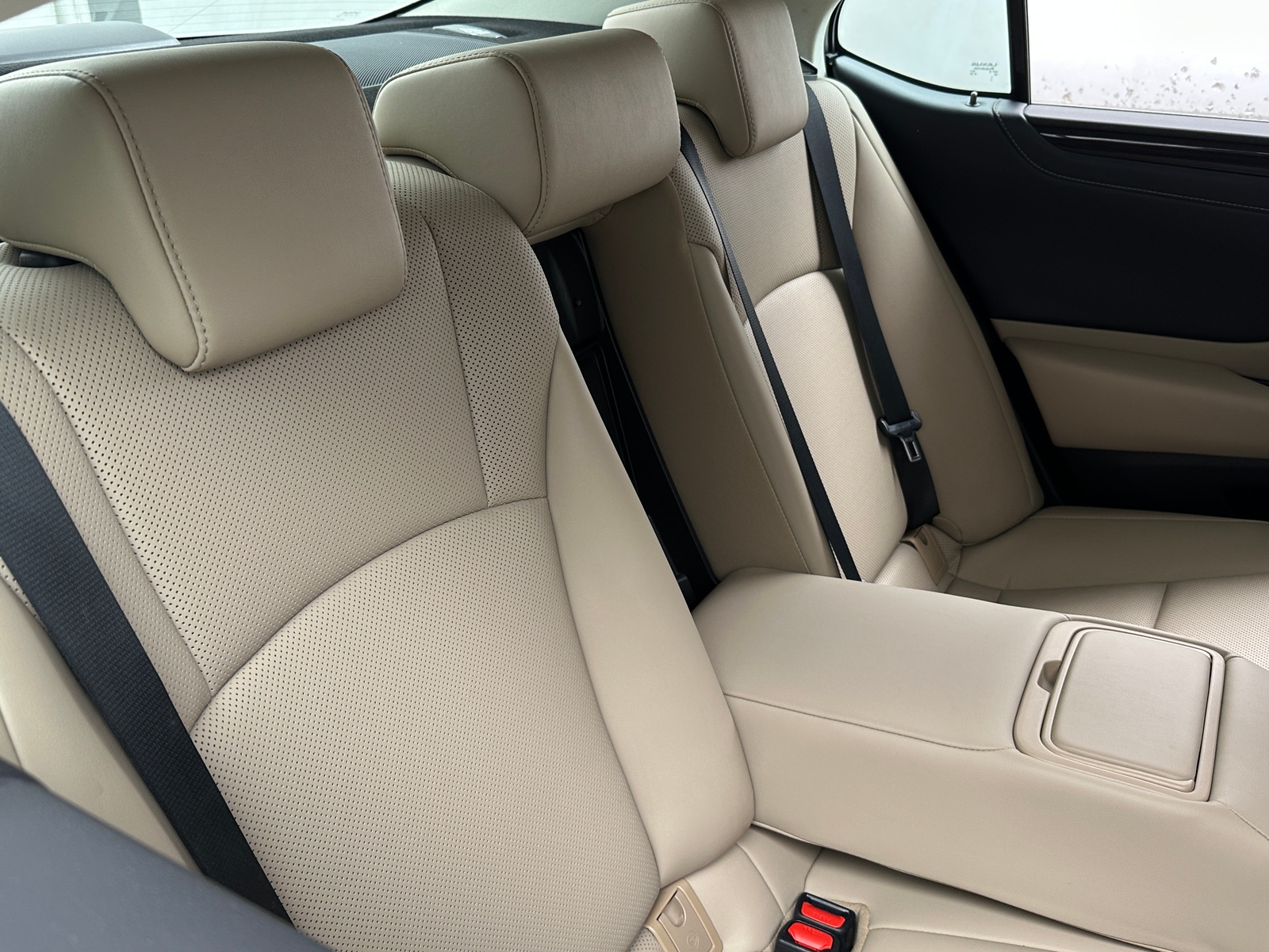Thumbnail: 2021 Lexus ES - 6