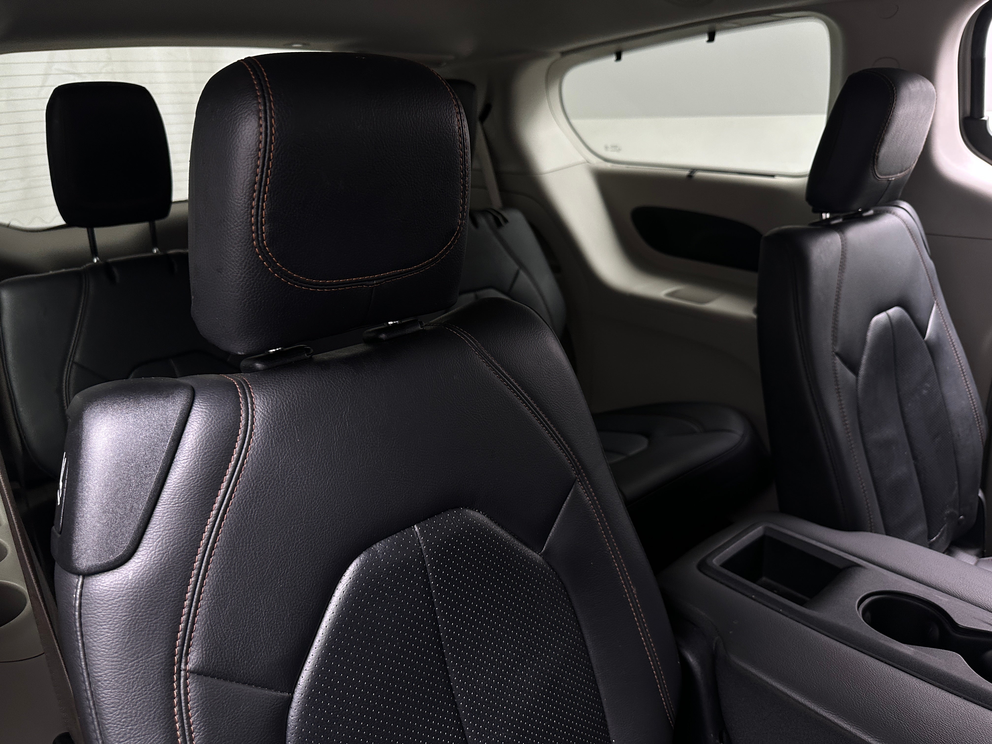 2017 Chrysler Pacifica  5