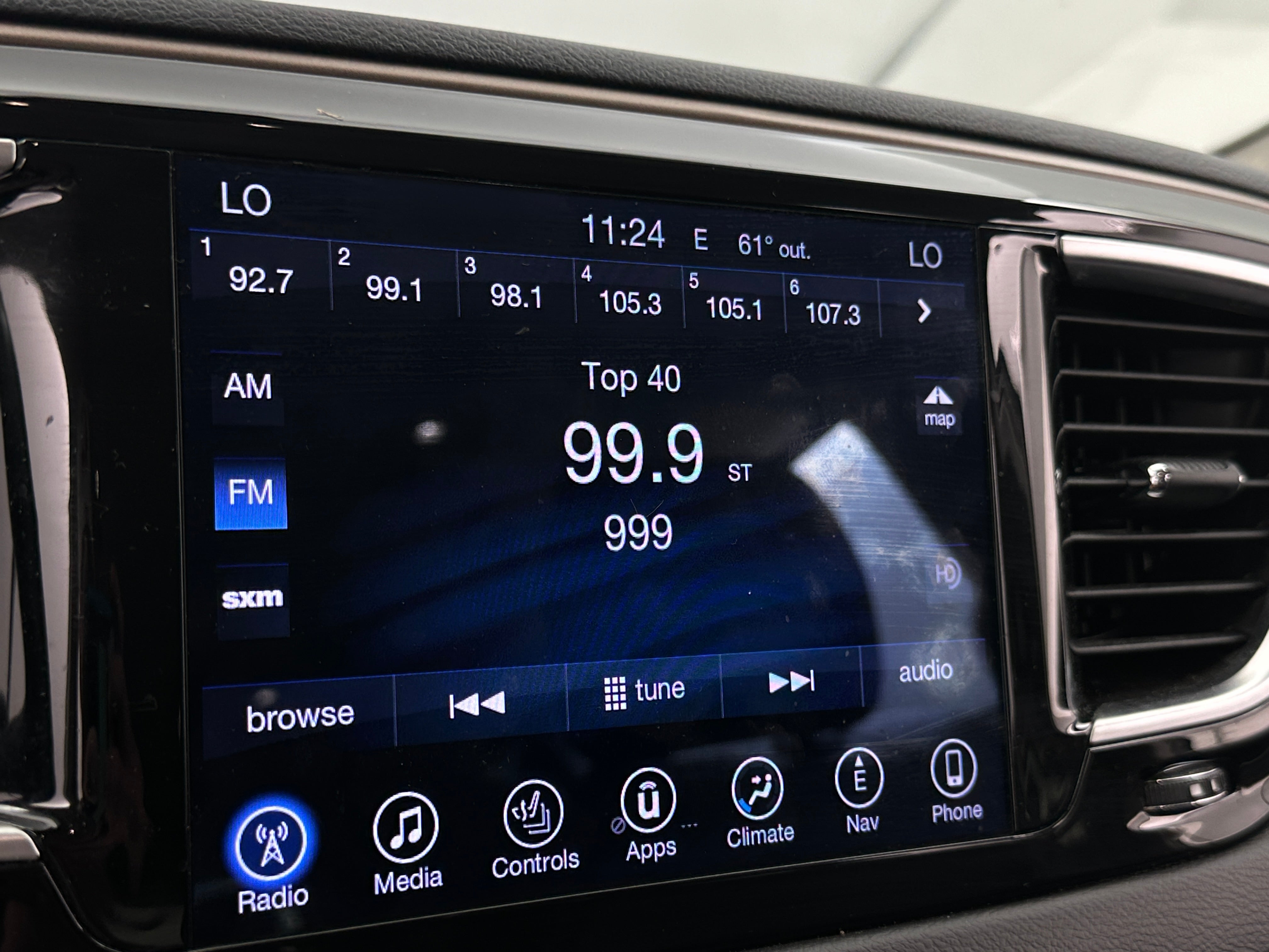 2017 Chrysler Pacifica  3