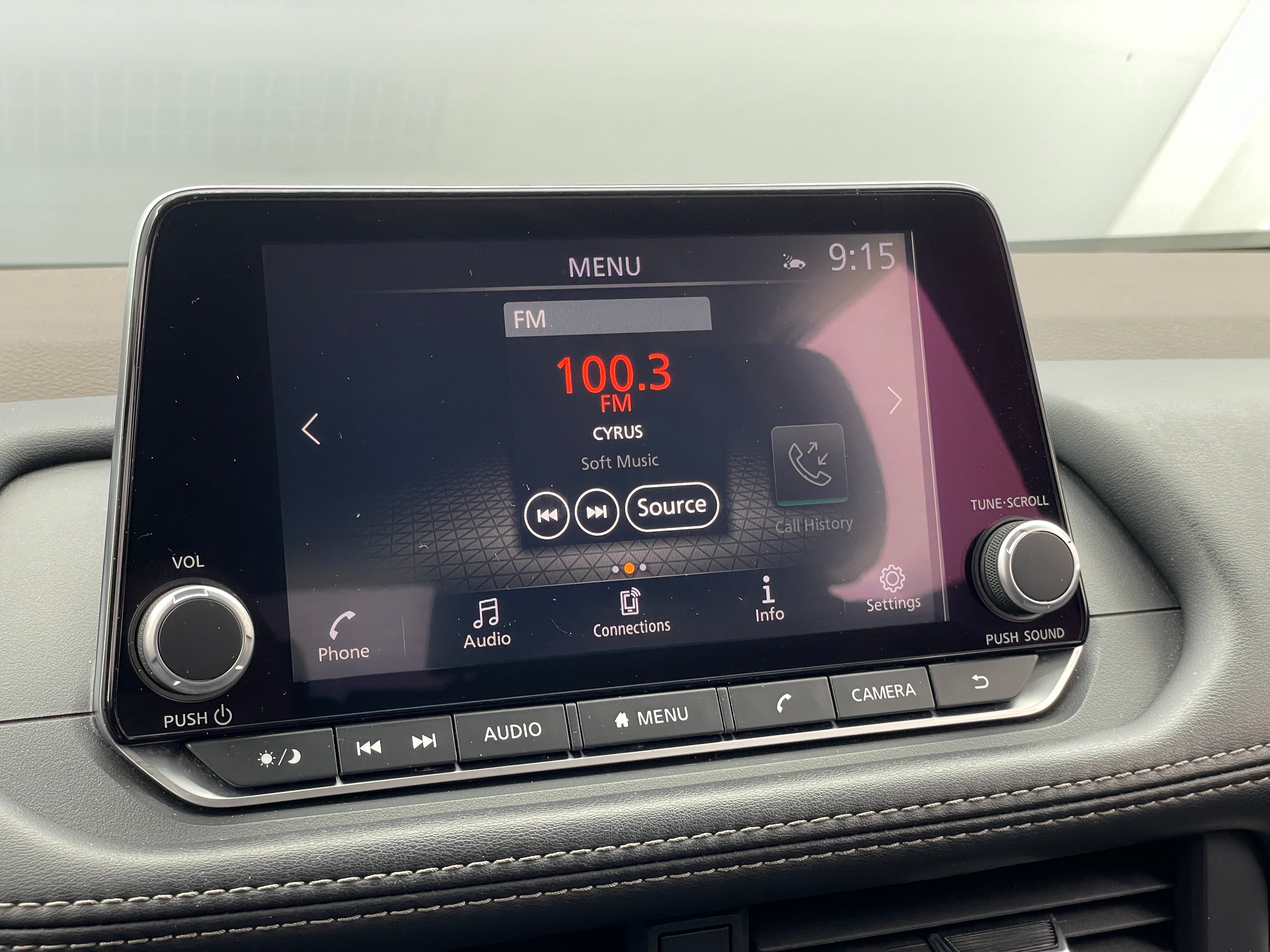2023 Nissan Rogue SV 4