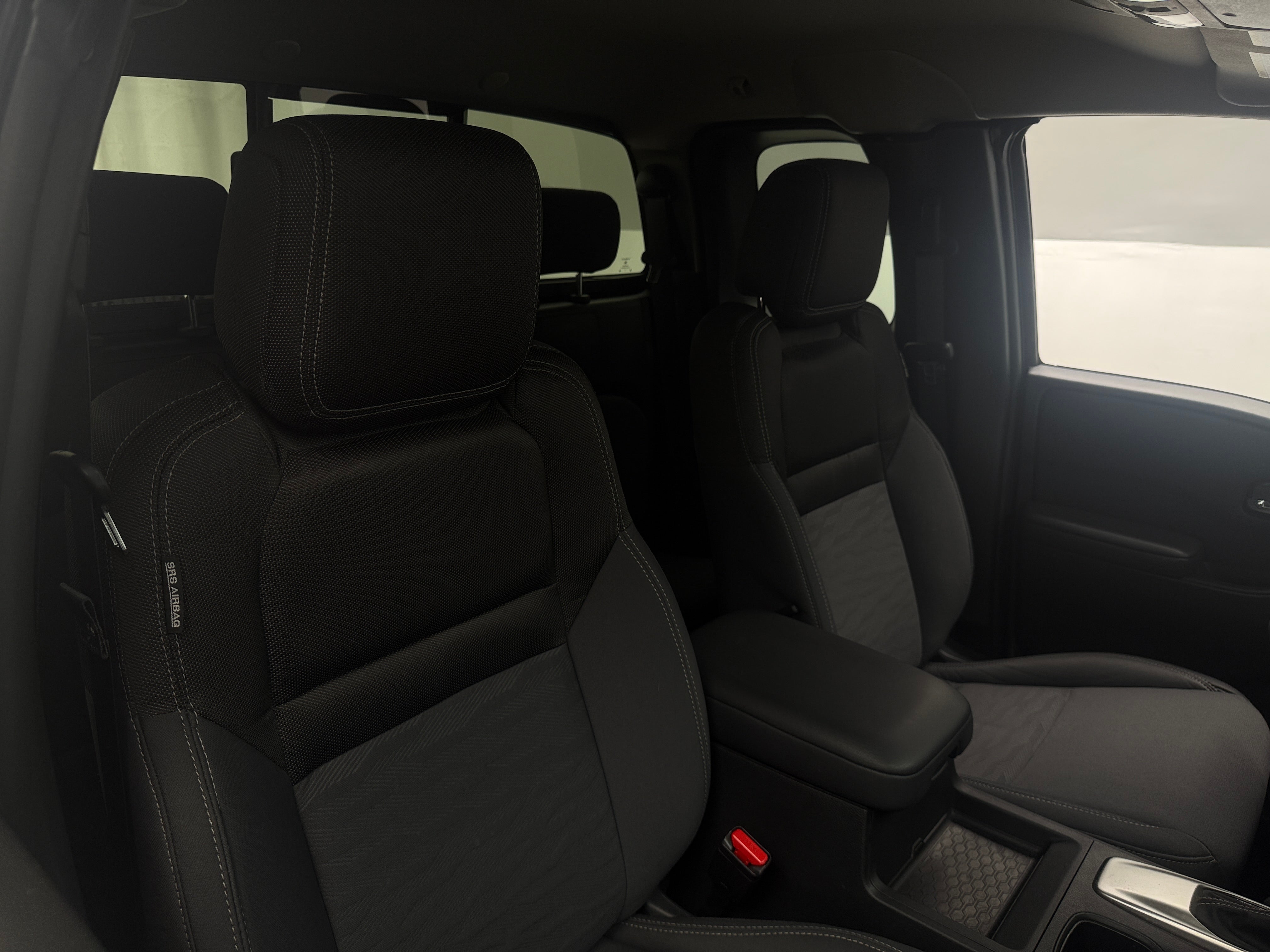 2023 Nissan Frontier SV 2
