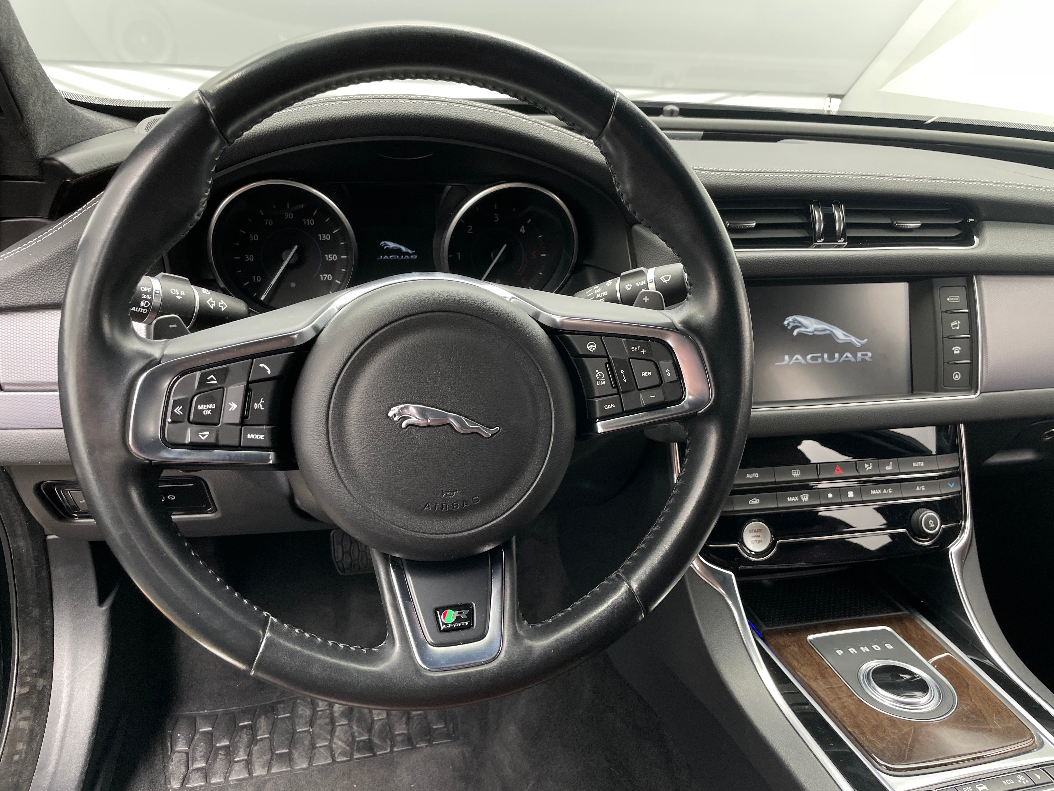 2017 Jaguar XF Portfolio 4