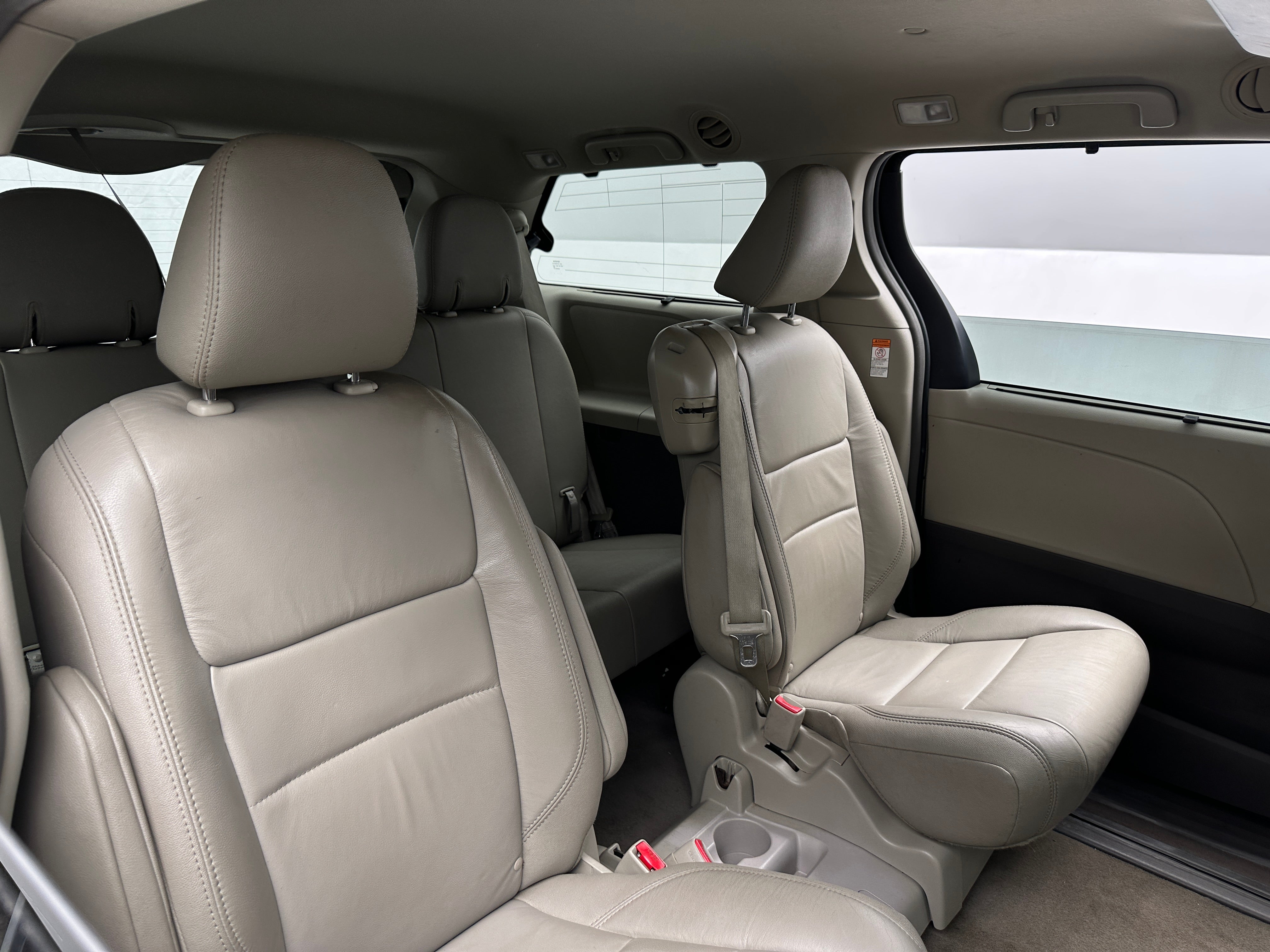 2017 Toyota Sienna XLE Premium 6