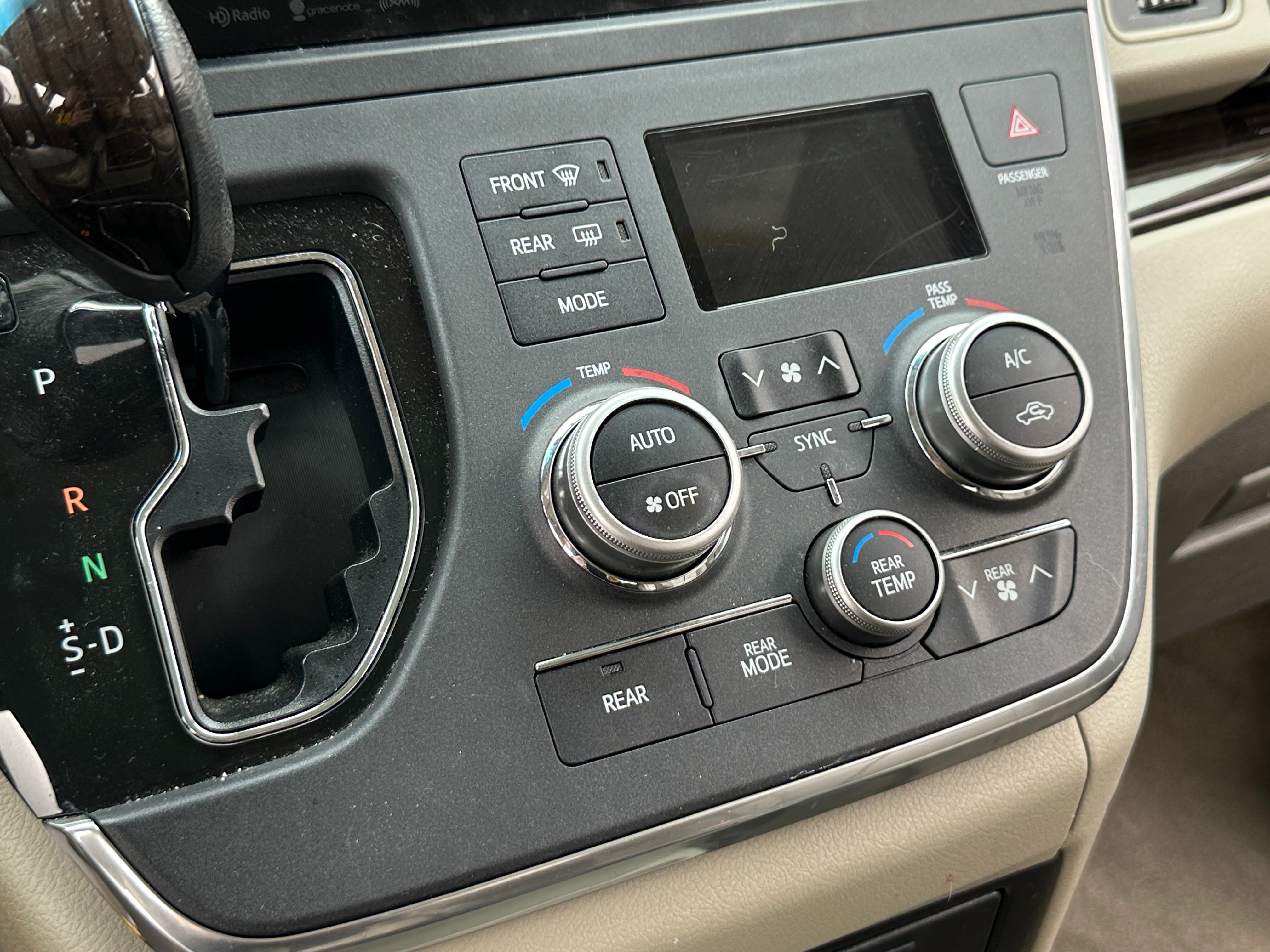 2017 Toyota Sienna XLE Premium 4
