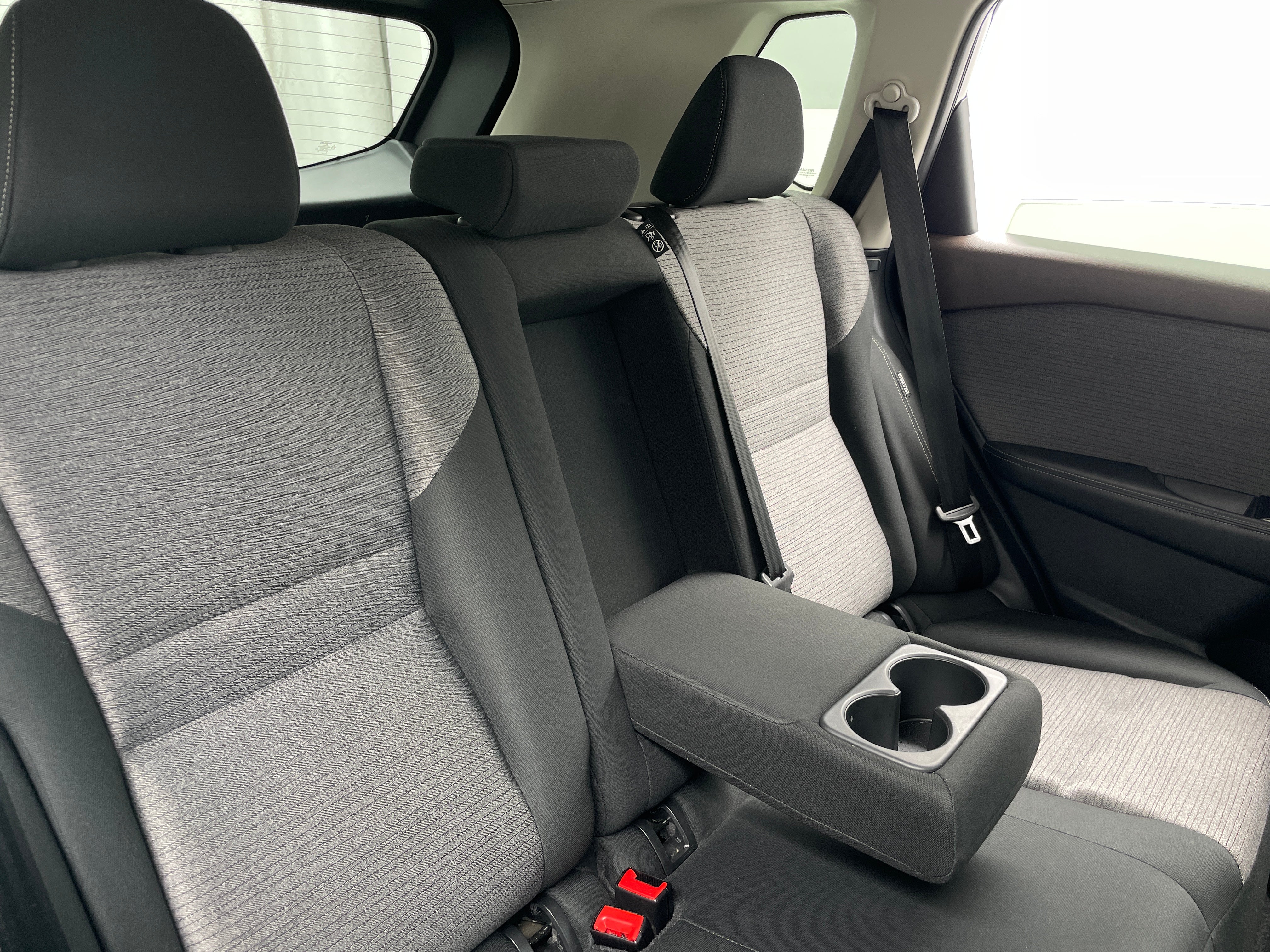 2023 Nissan Rogue SV 6