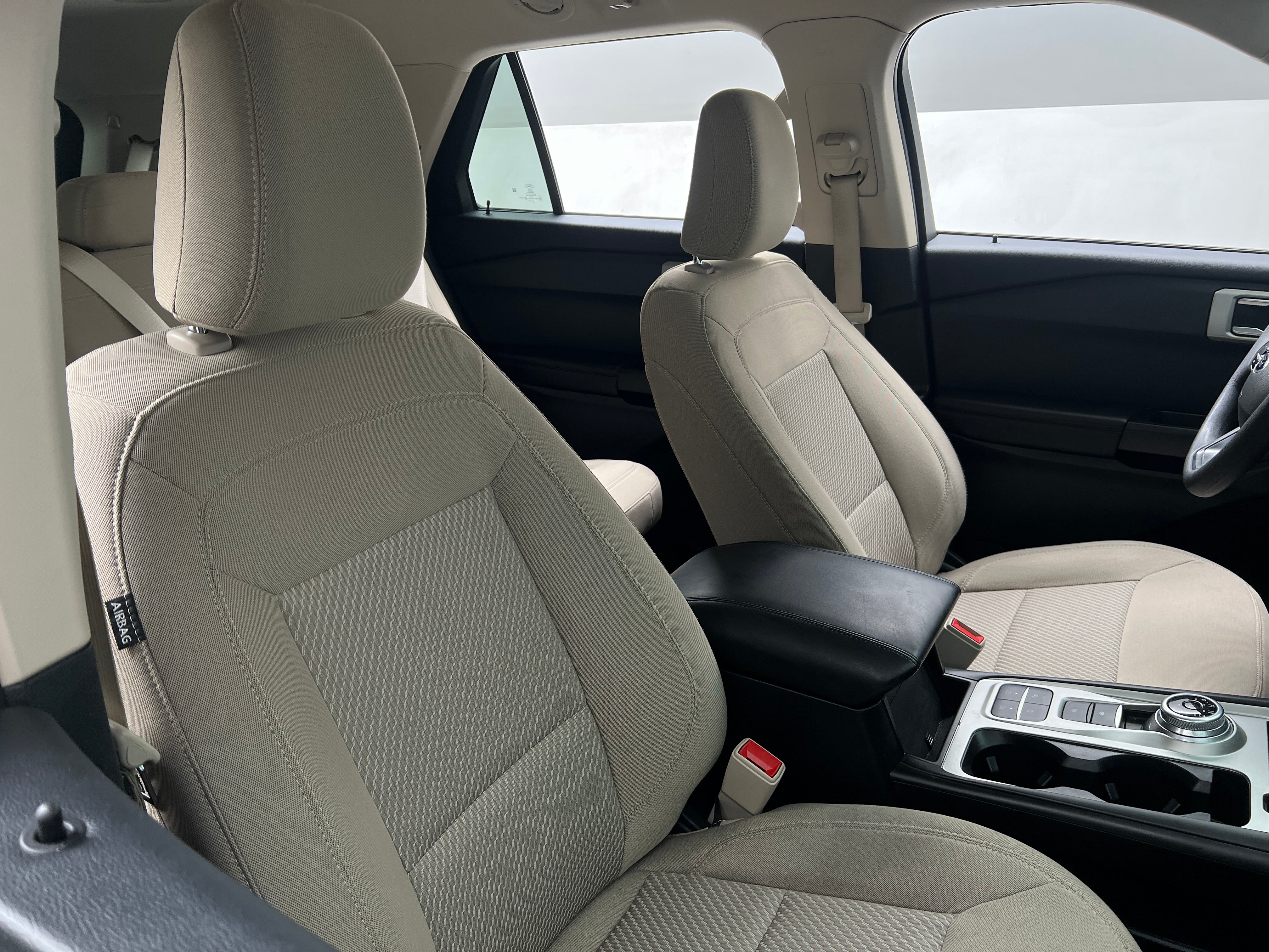 2021 Ford Explorer Base 2
