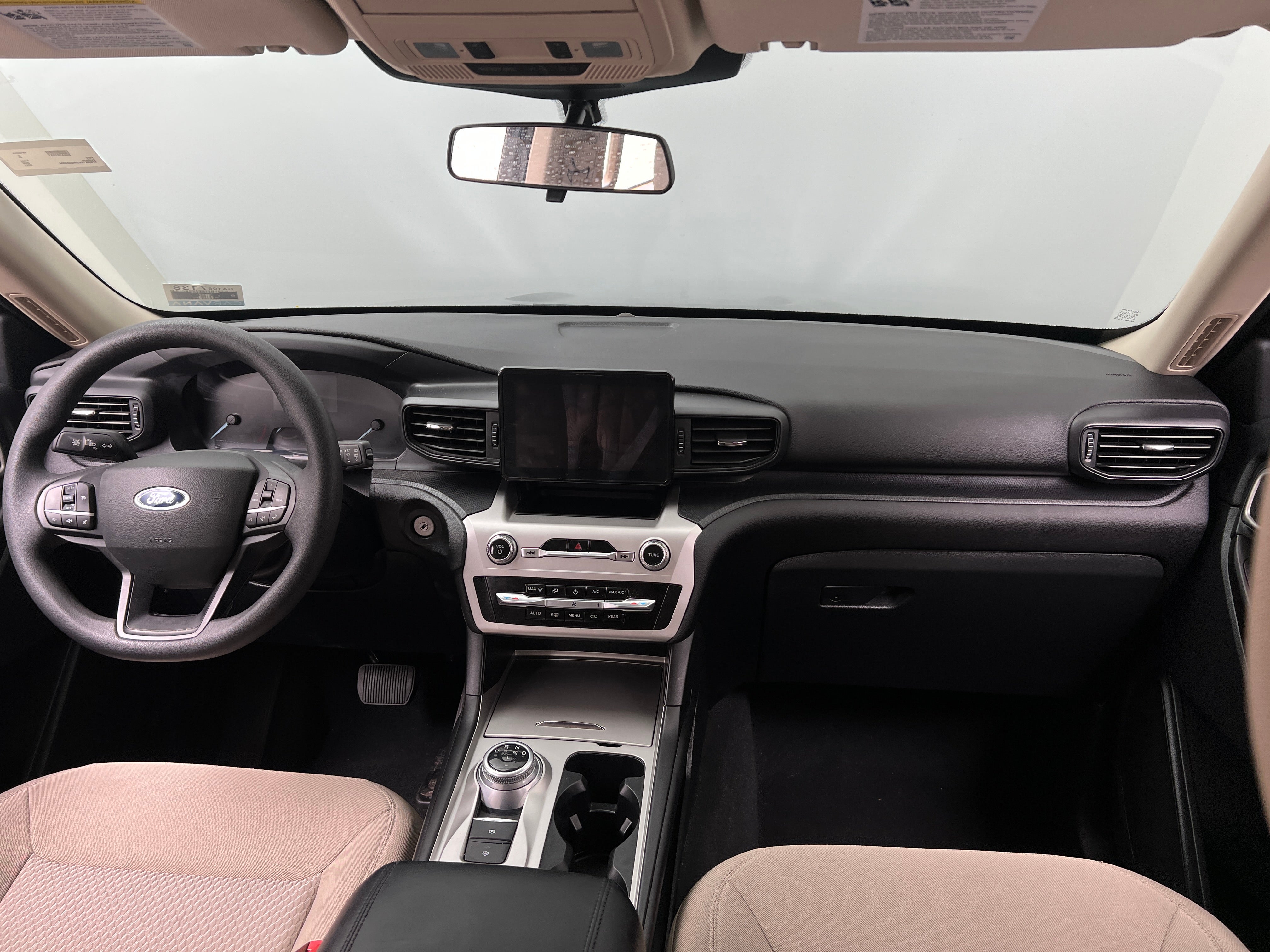 2021 Ford Explorer Base 3