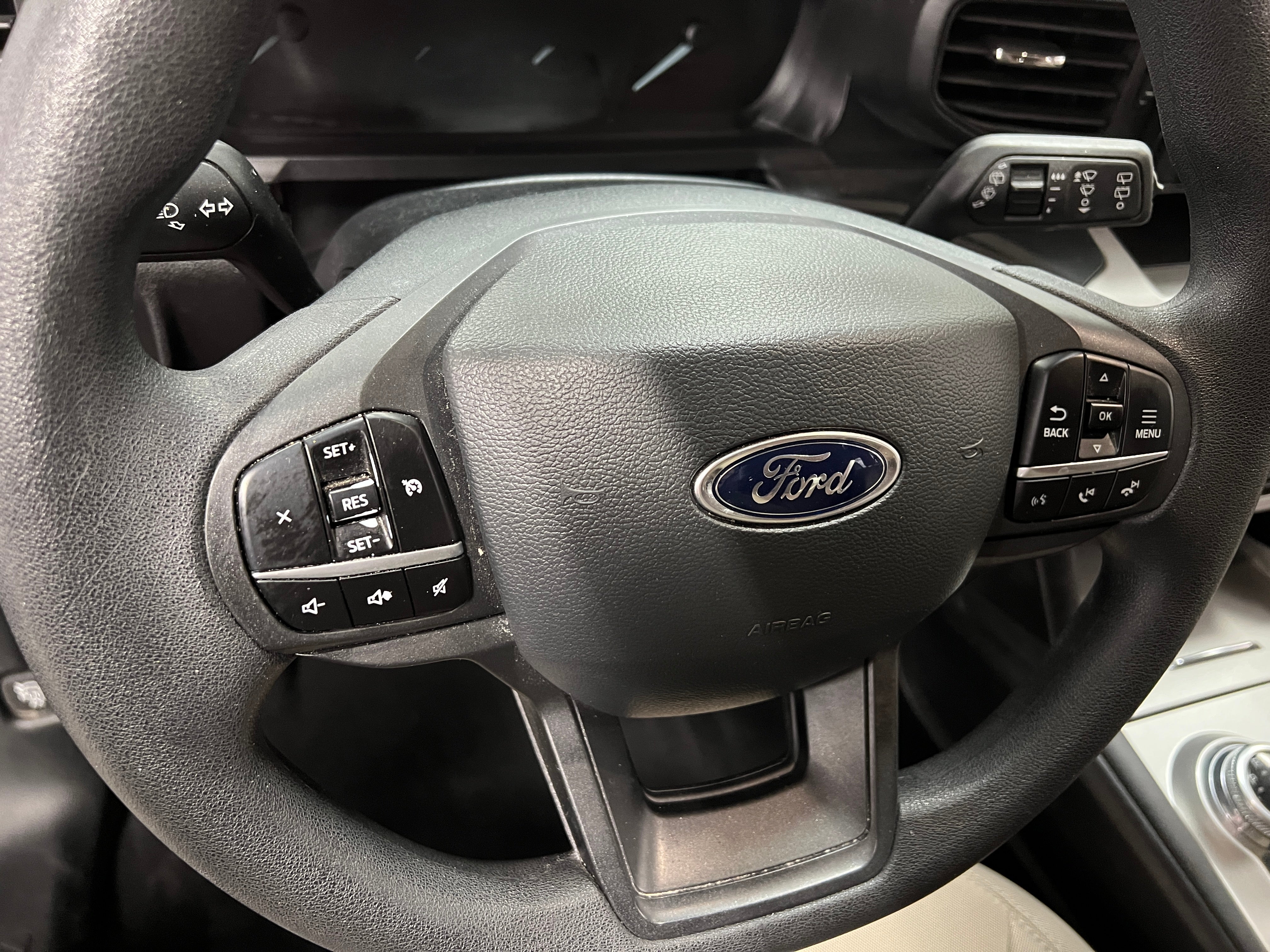 2021 Ford Explorer Base 5