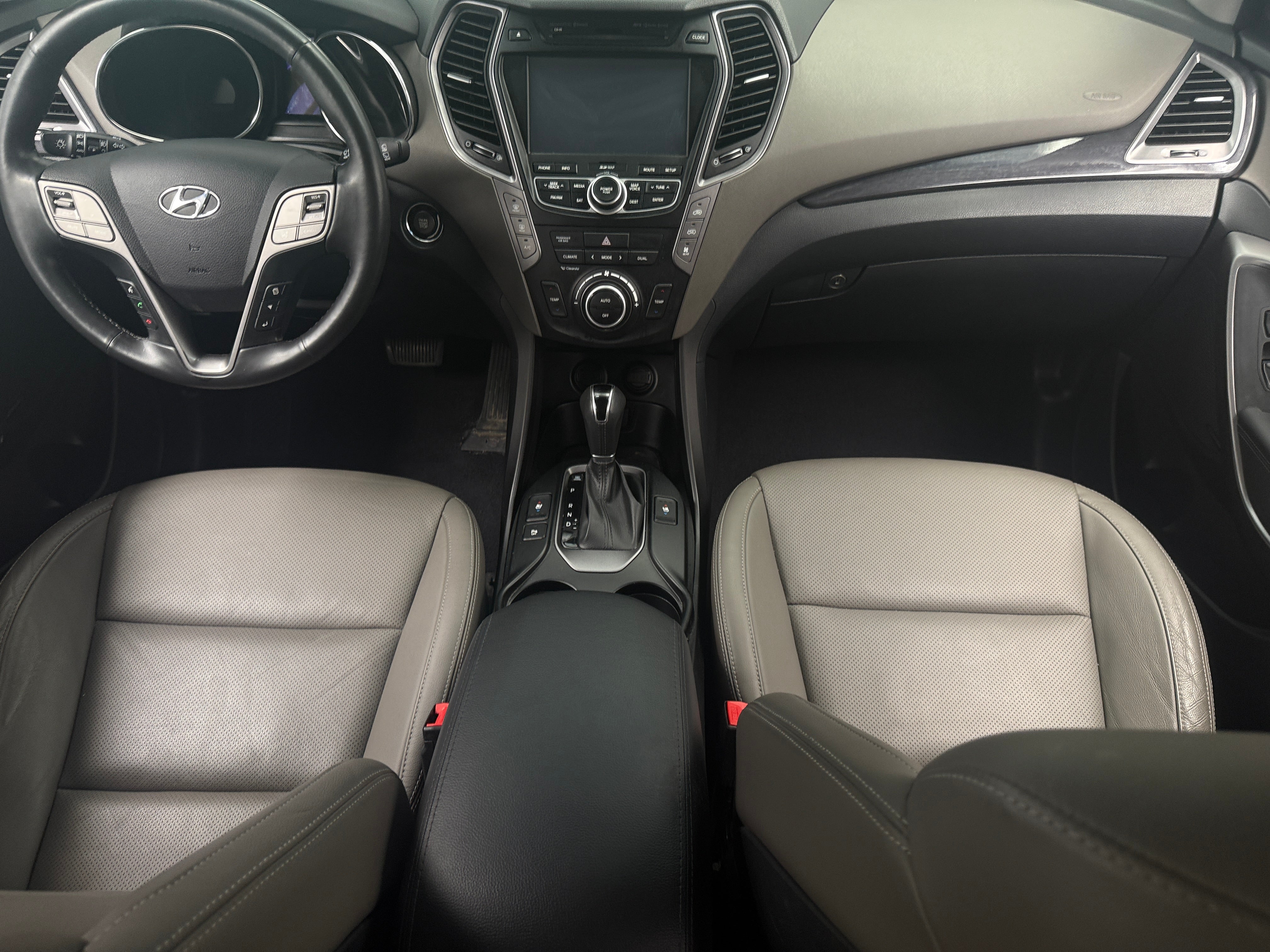 2015 Hyundai Santa Fe GLS 2