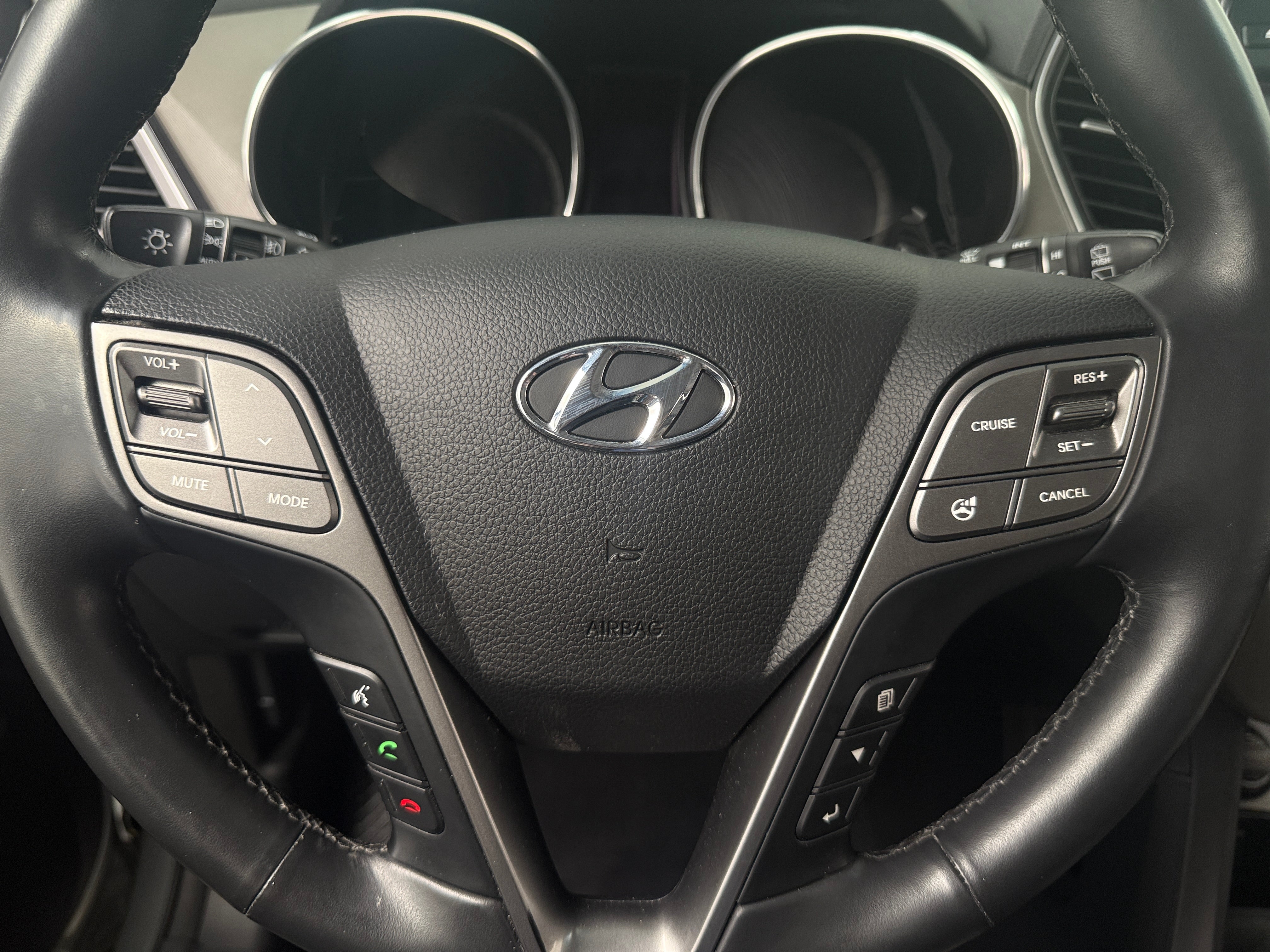 2015 Hyundai Santa Fe GLS 4