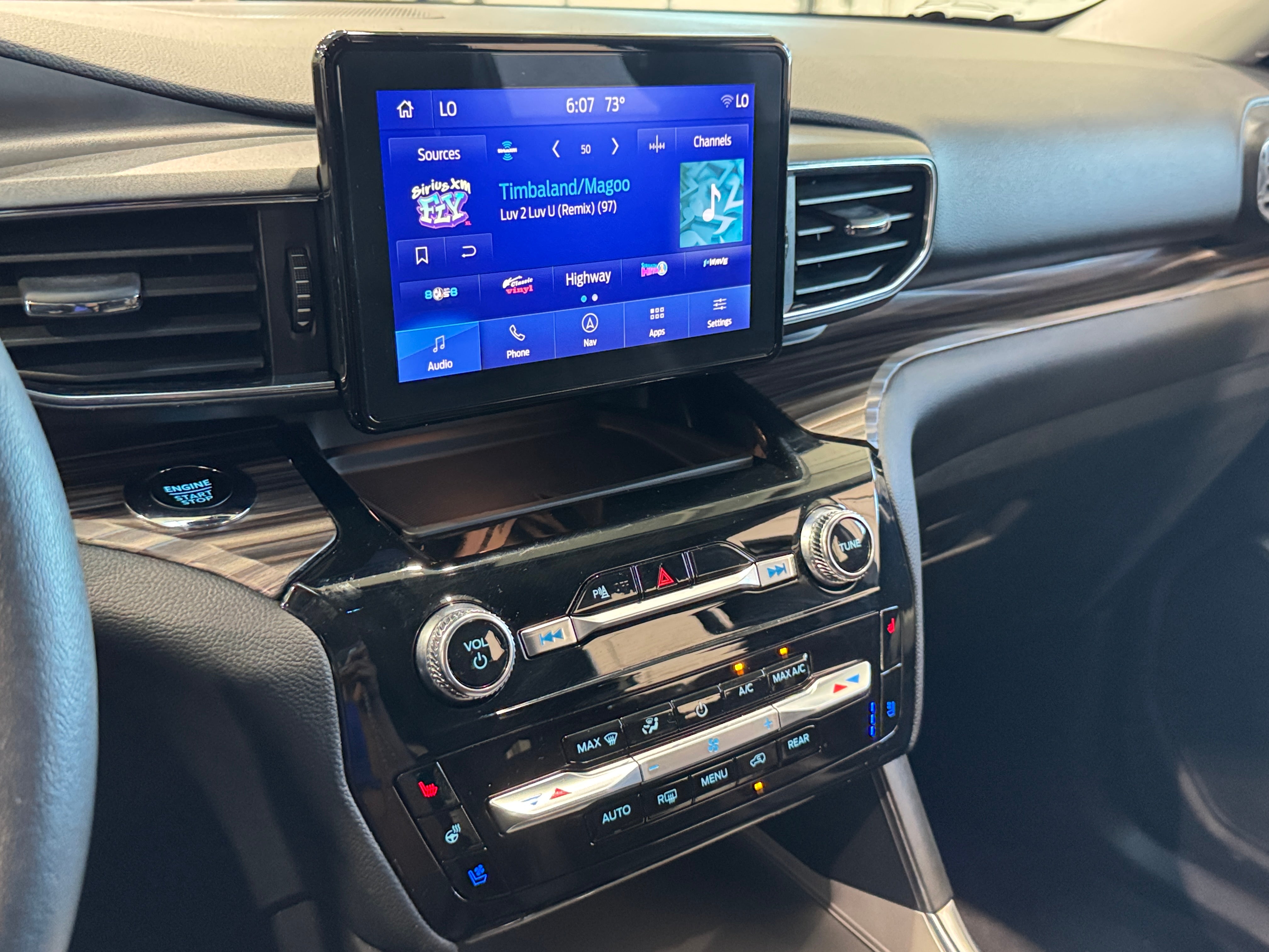 2024 Ford Explorer Limited 3