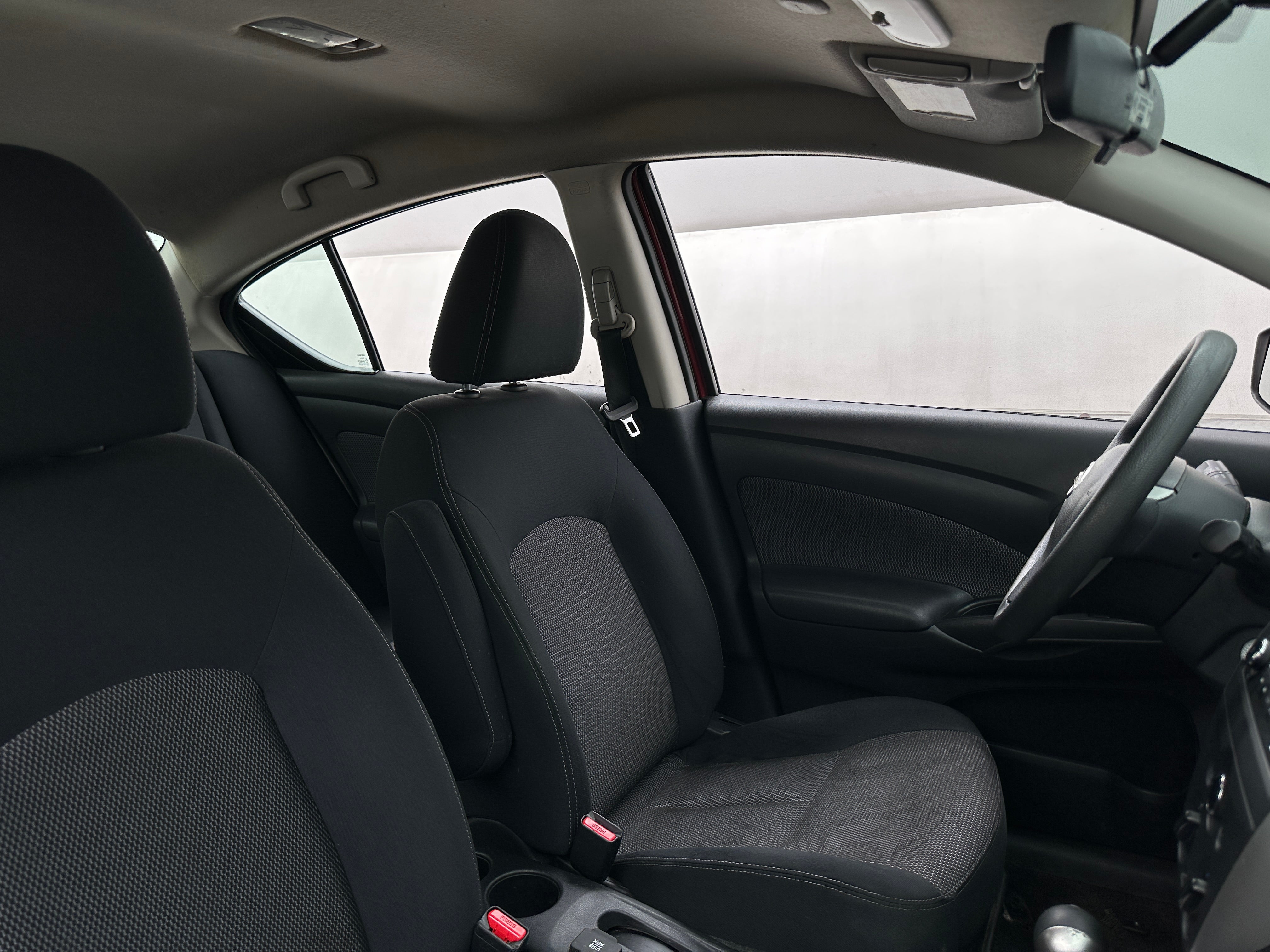 2016 Nissan Versa SV 2