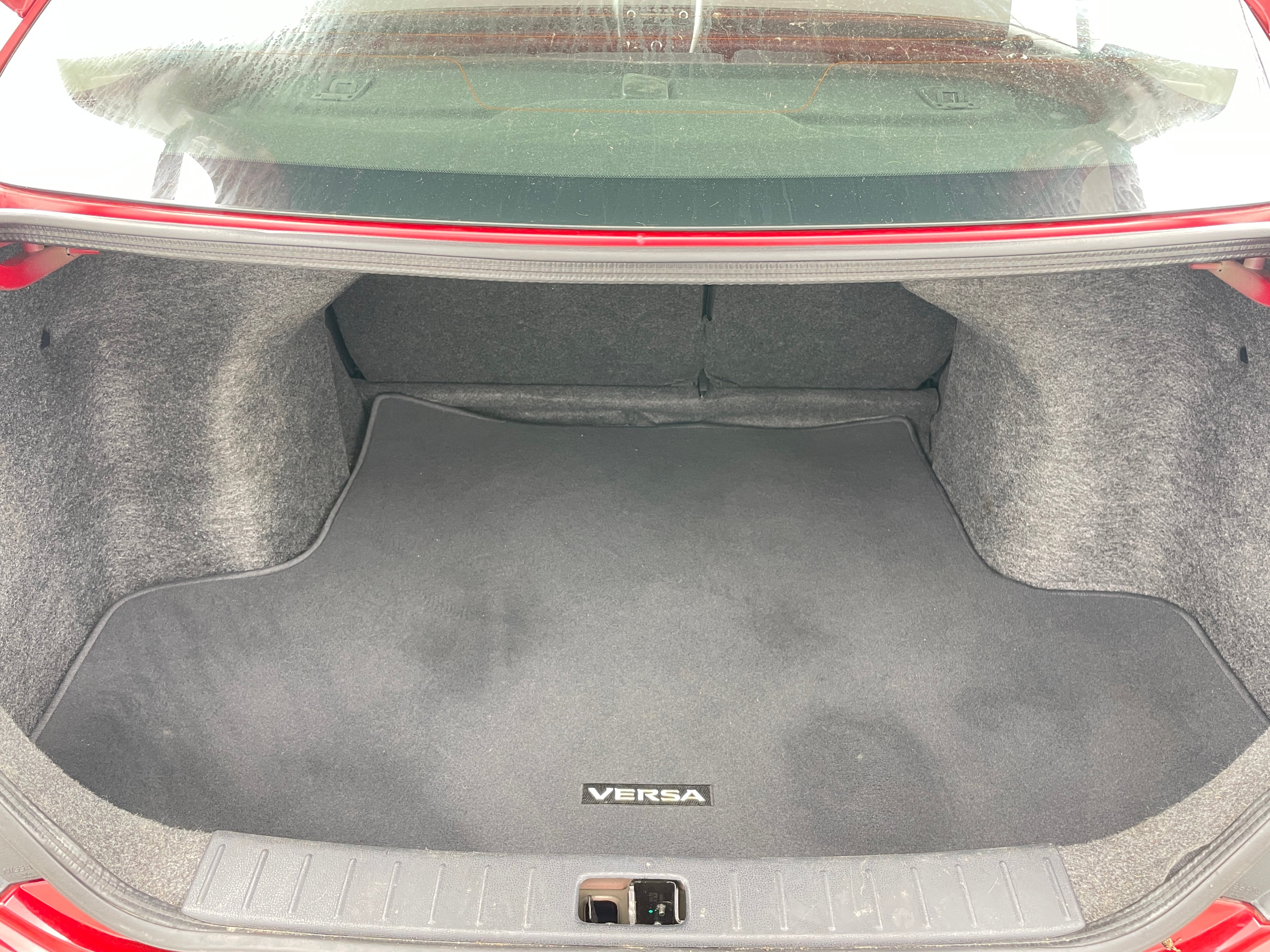 2016 Nissan Versa SV 7