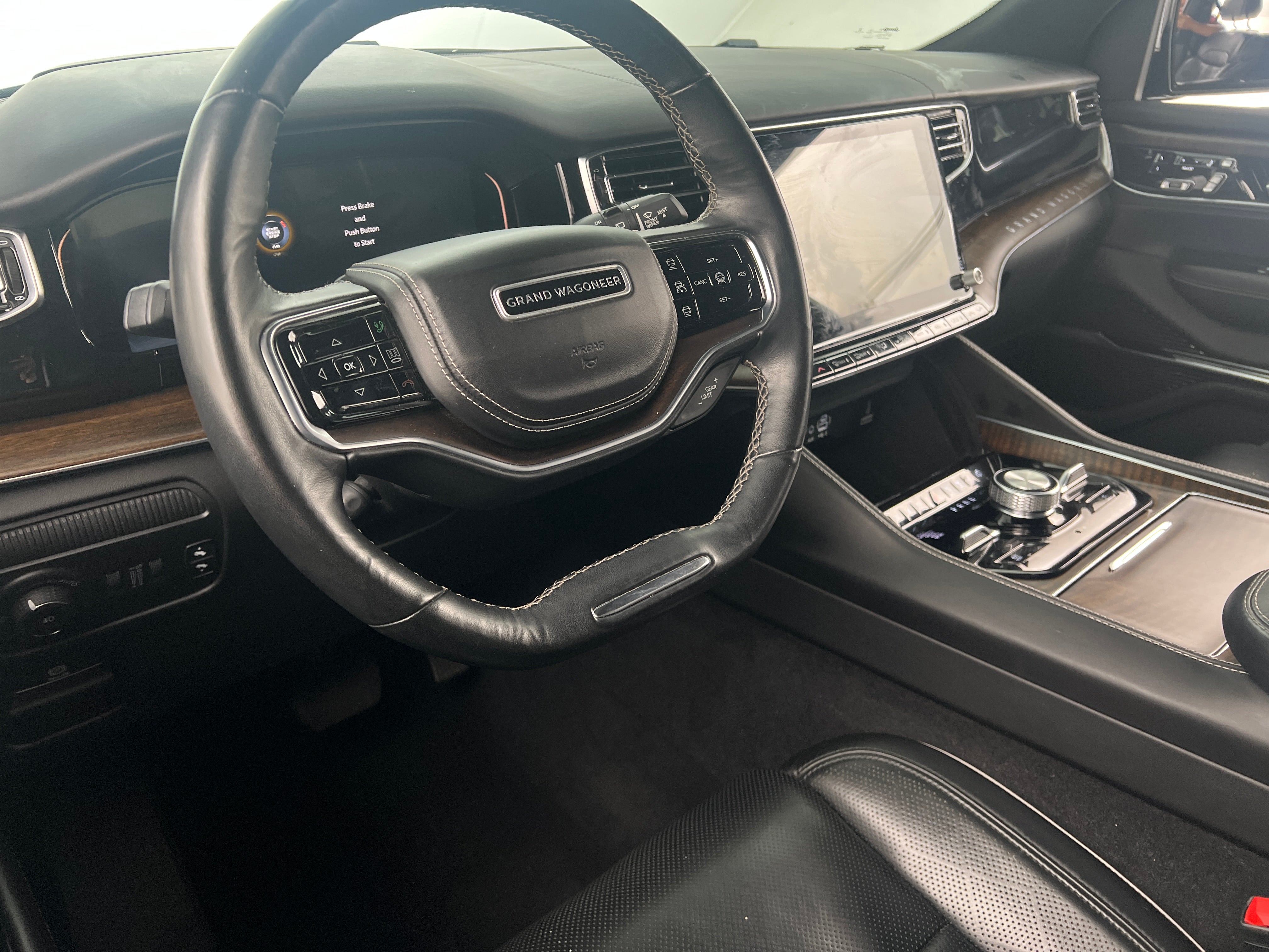 2022 Jeep Grand Wagoneer Series II 2