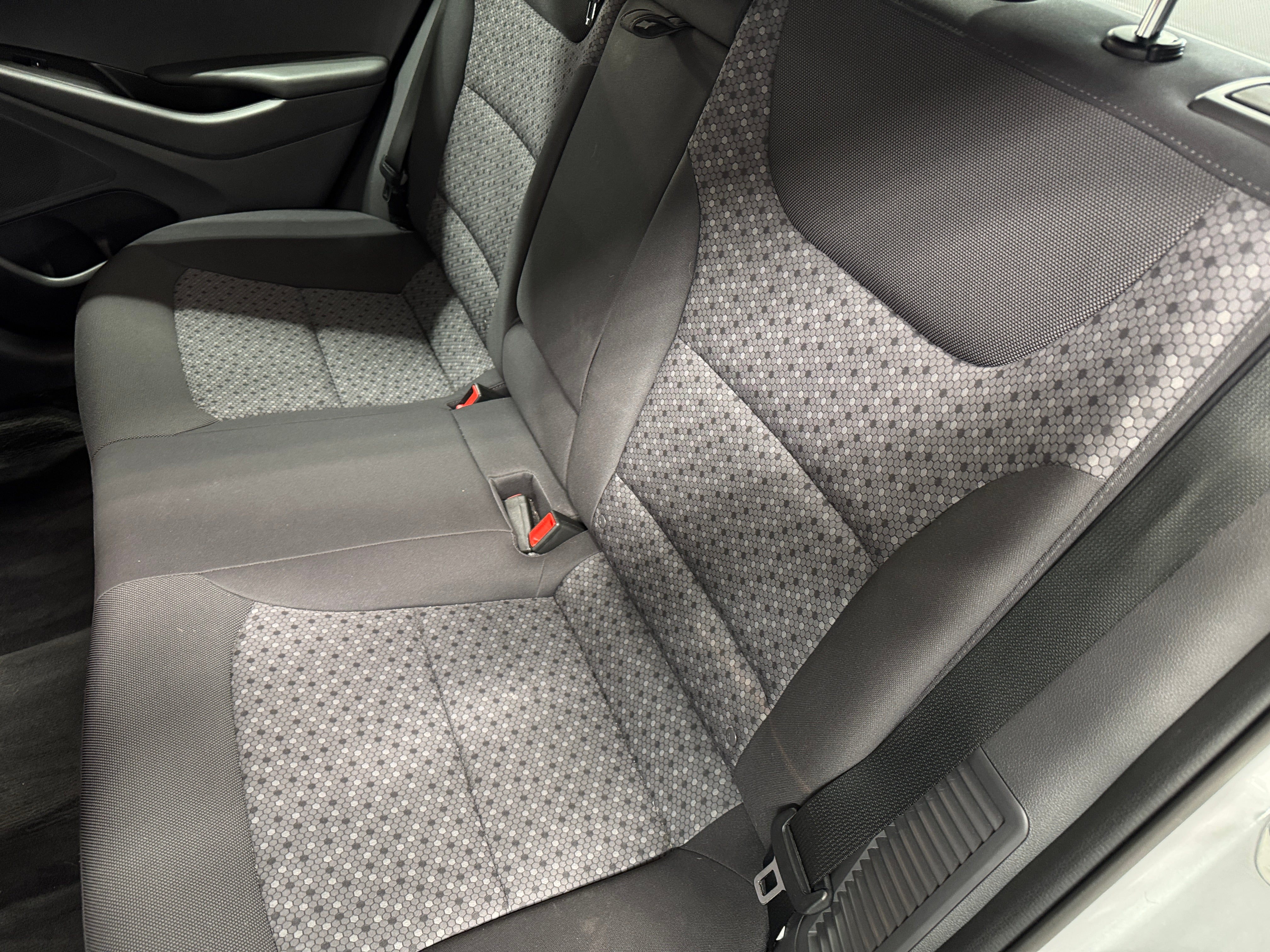 2019 Hyundai Ioniq SE 6