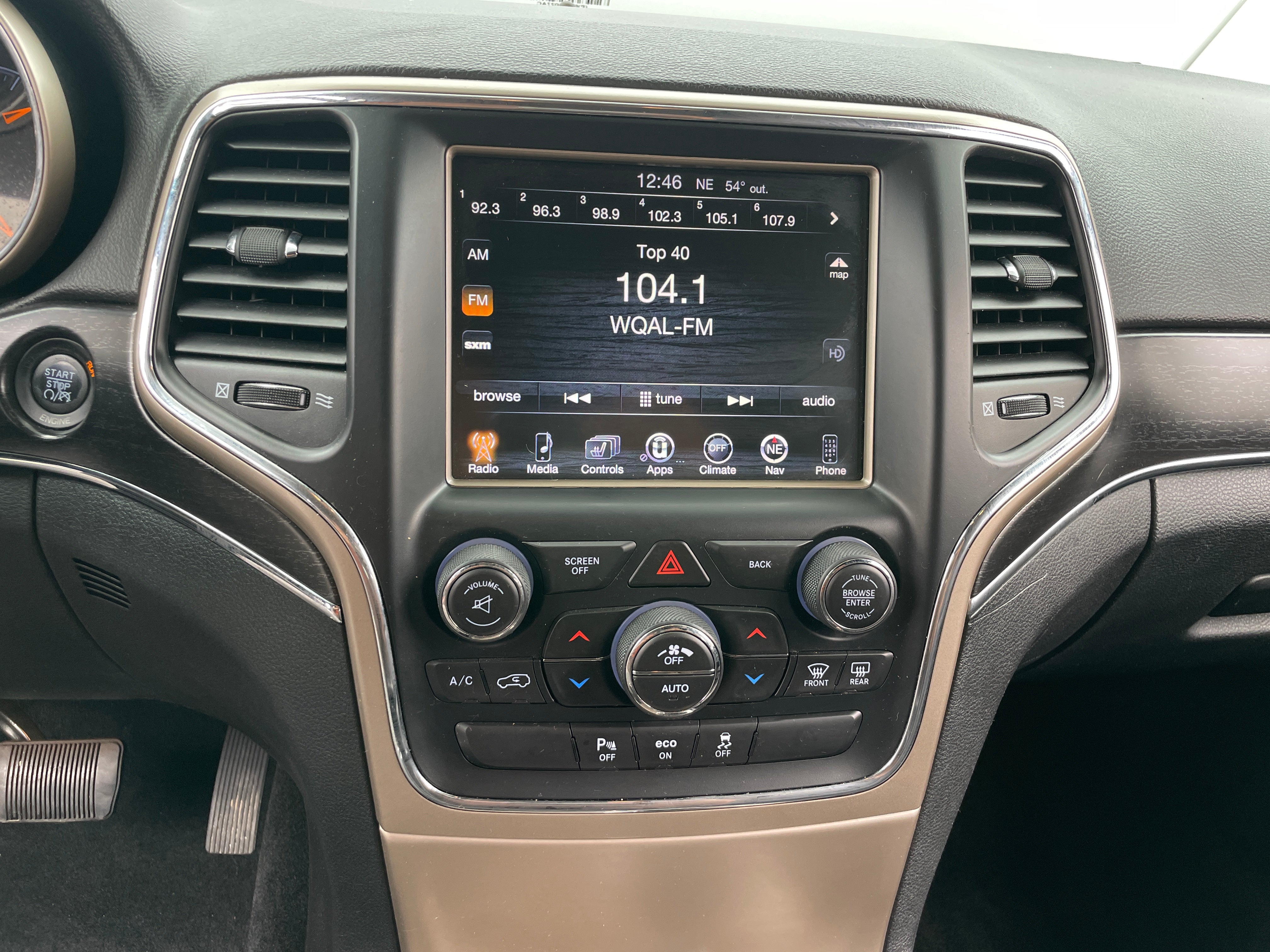 2014 Jeep Grand Cherokee Limited Edition 3
