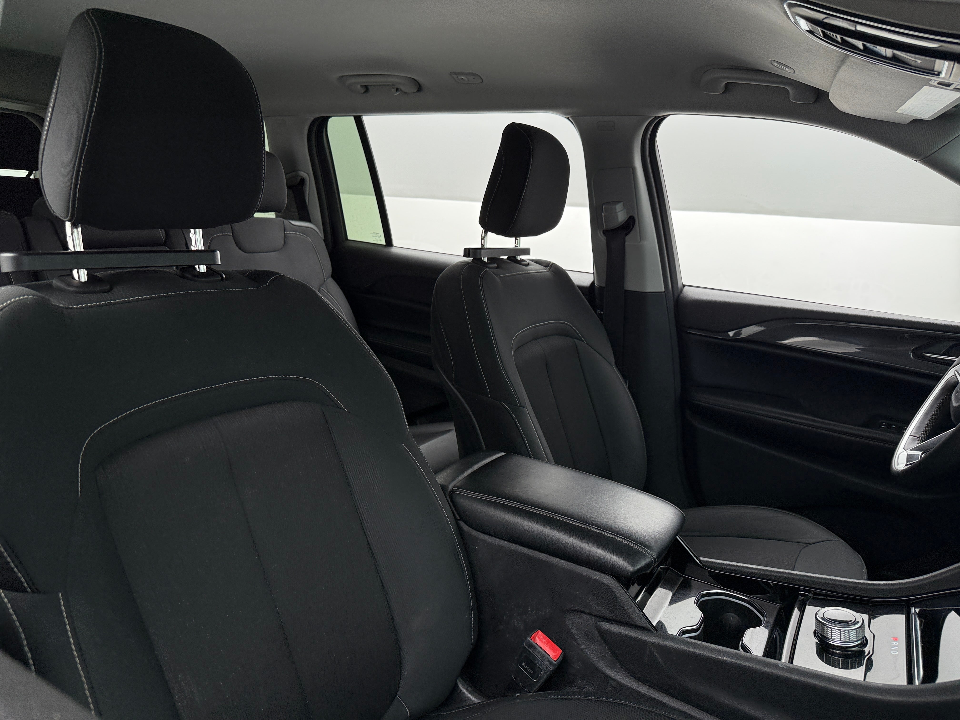 2023 Jeep Grand Cherokee L Laredo 2