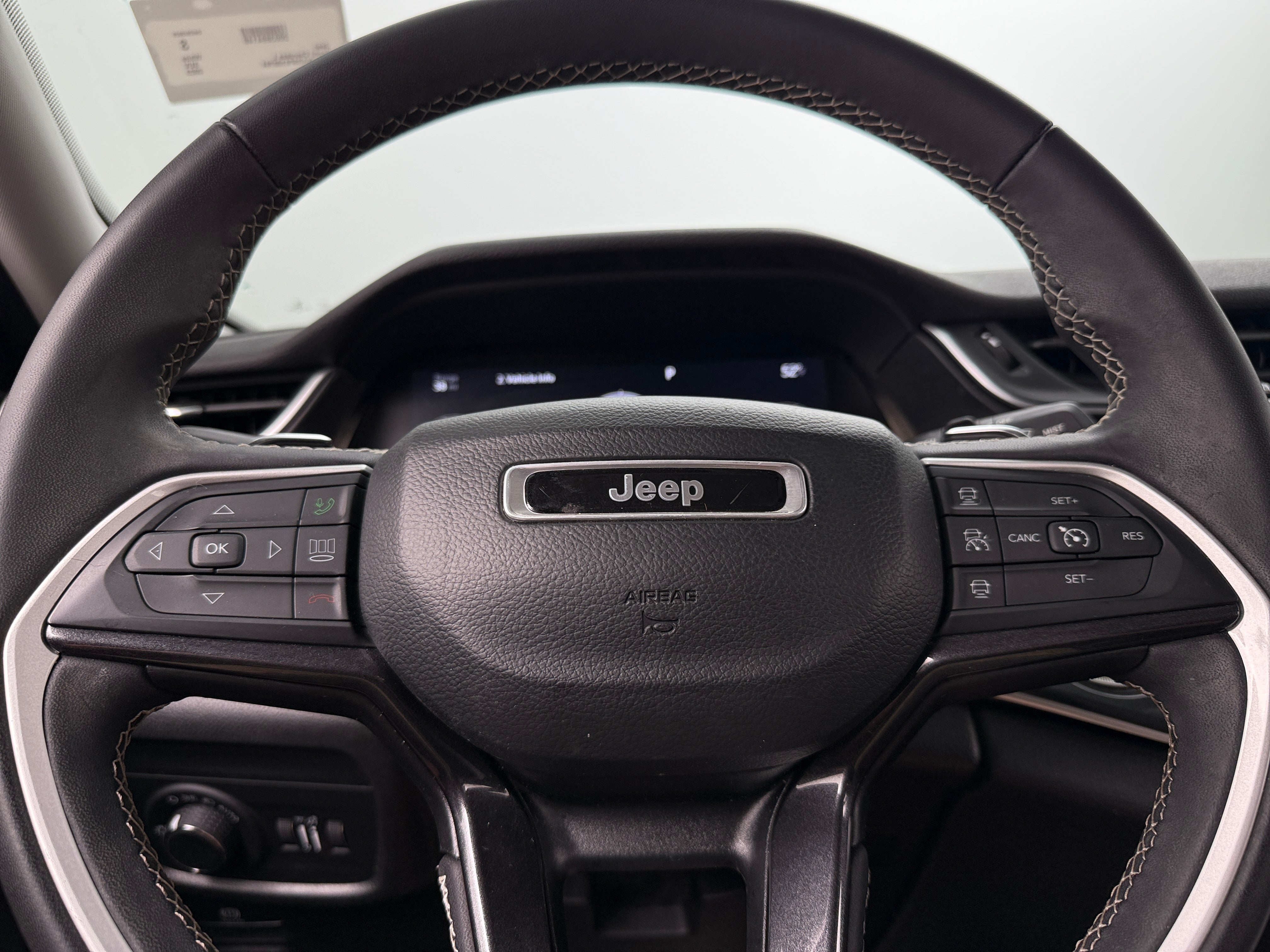 2023 Jeep Grand Cherokee L Laredo 5