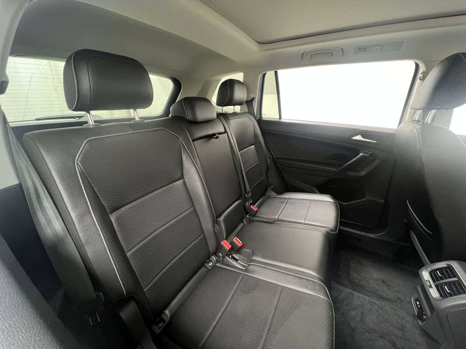 Thumbnail: 2021 Volkswagen Tiguan - 5