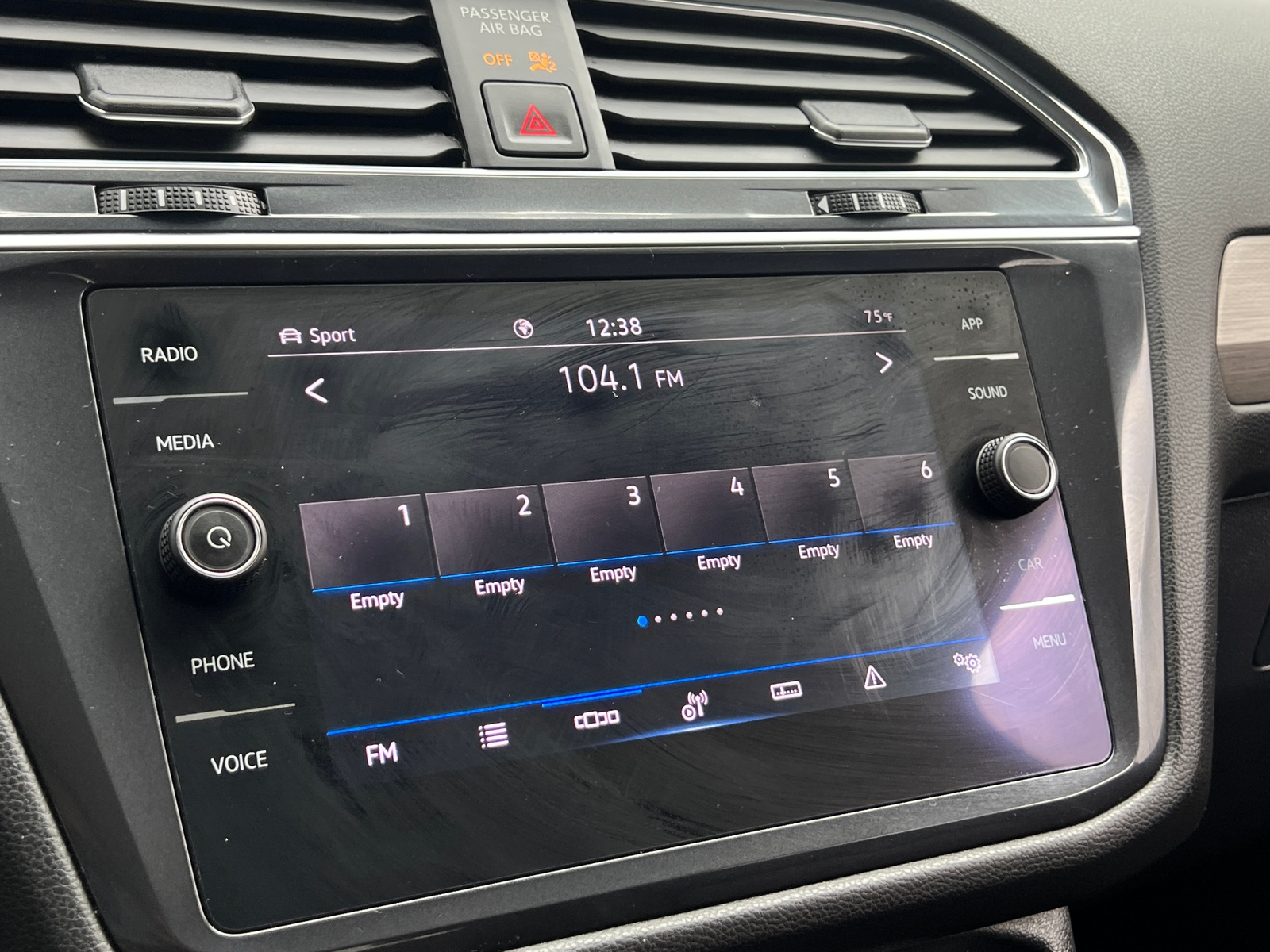 Thumbnail: 2021 Volkswagen Tiguan - 3
