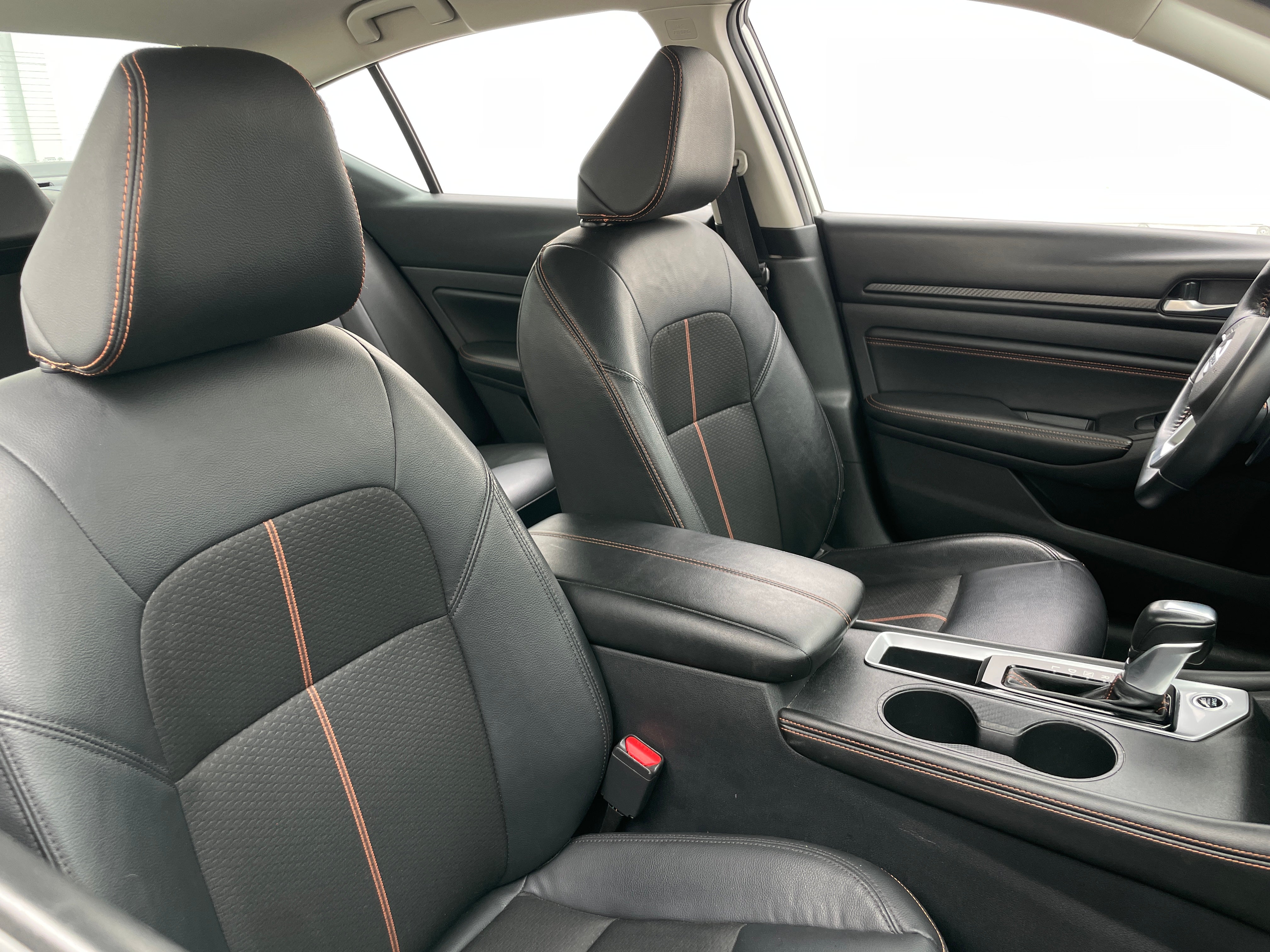2022 Nissan Altima SR 2