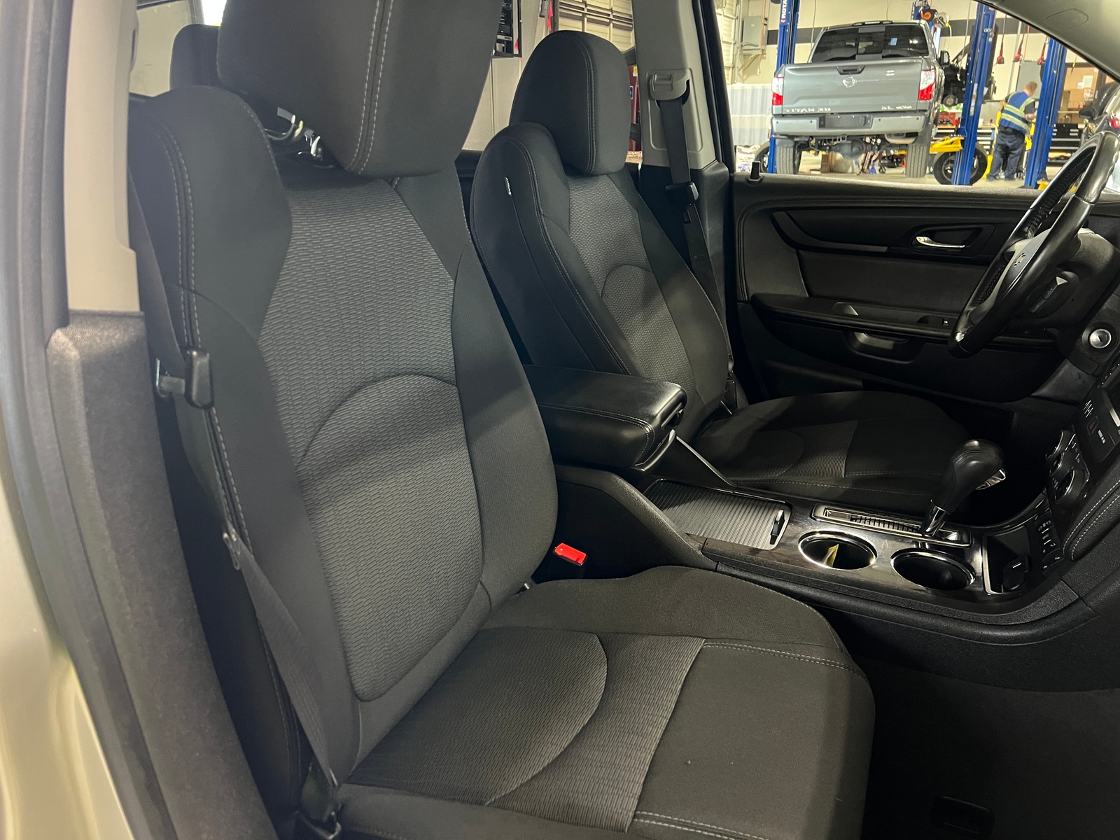 Thumbnail: 2015 Chevrolet Traverse - 2