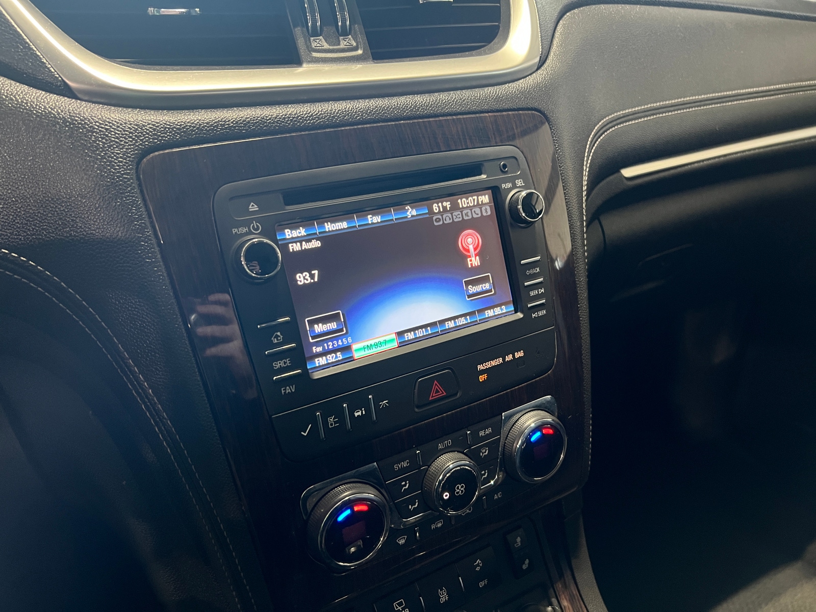 Thumbnail: 2015 Chevrolet Traverse - 4