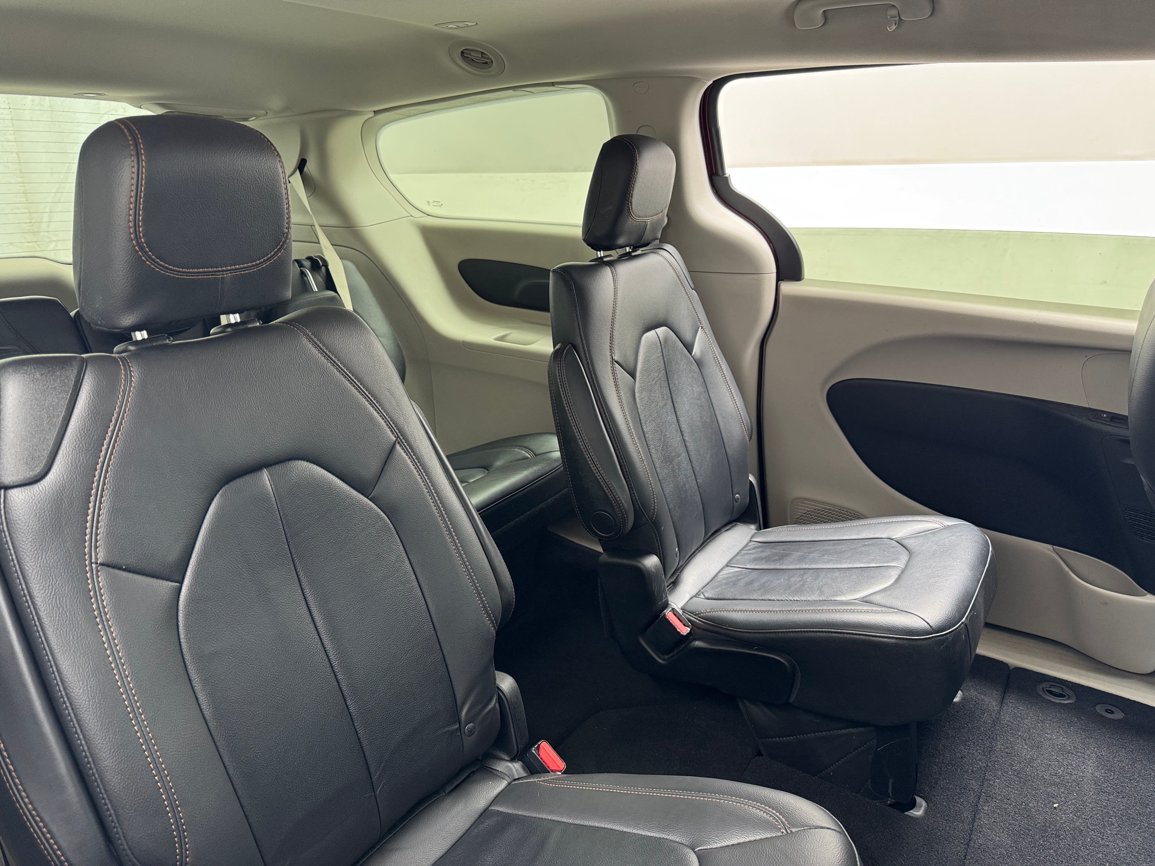 2017 Chrysler Pacifica Touring L 5