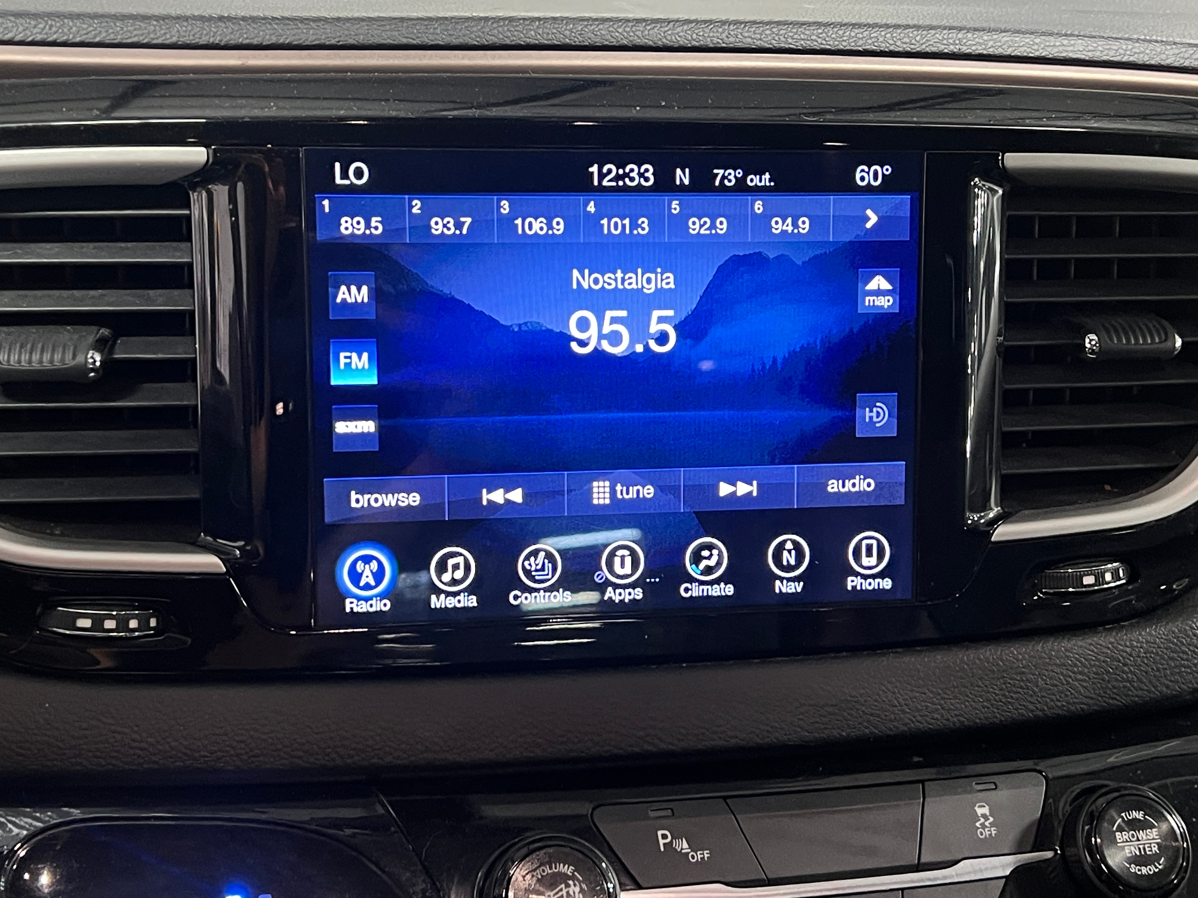 2017 Chrysler Pacifica Touring L 3