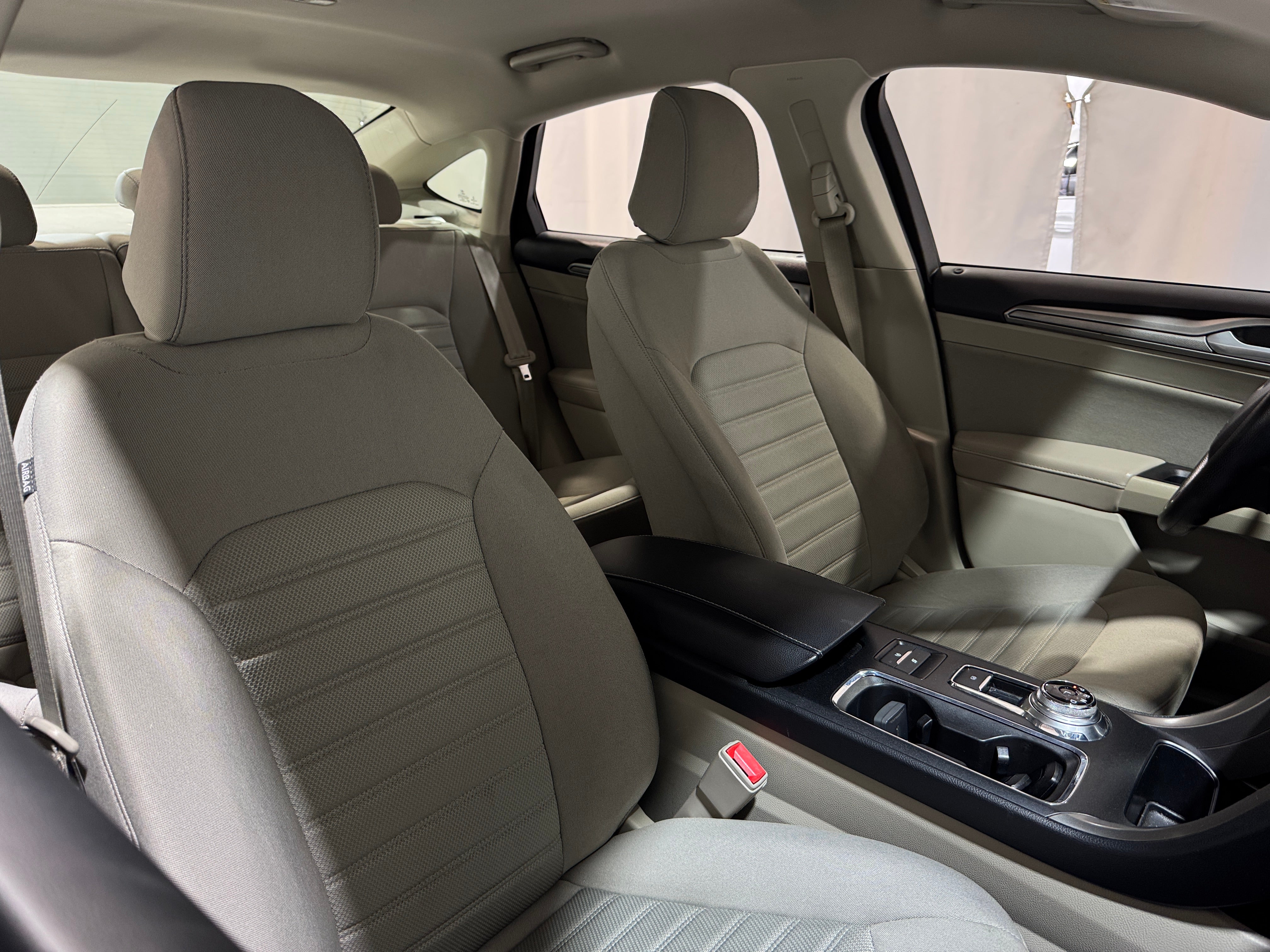 2020 Ford Fusion SE 2